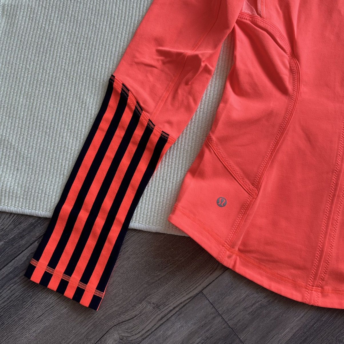 Lululemon Lululemon Forme Light Flare Classic Stripe Inkwell Jacket Size S / US 4 / IT 40 - 8 Thumbnail