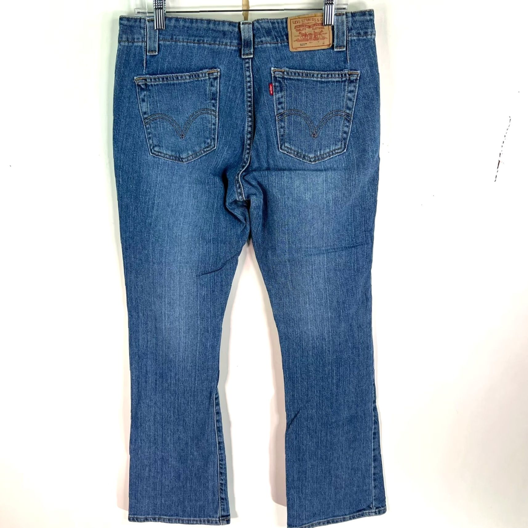 Levi's Levi's 525 Nouveau Bootcut Jeans Blue Denim 12 Regular 34x32 Womens Vintage No 5-Pocket Zipper Logo Button Dark Wash USA 90s Style Size 34" / US 12 / IT 48 - 7 Thumbnail