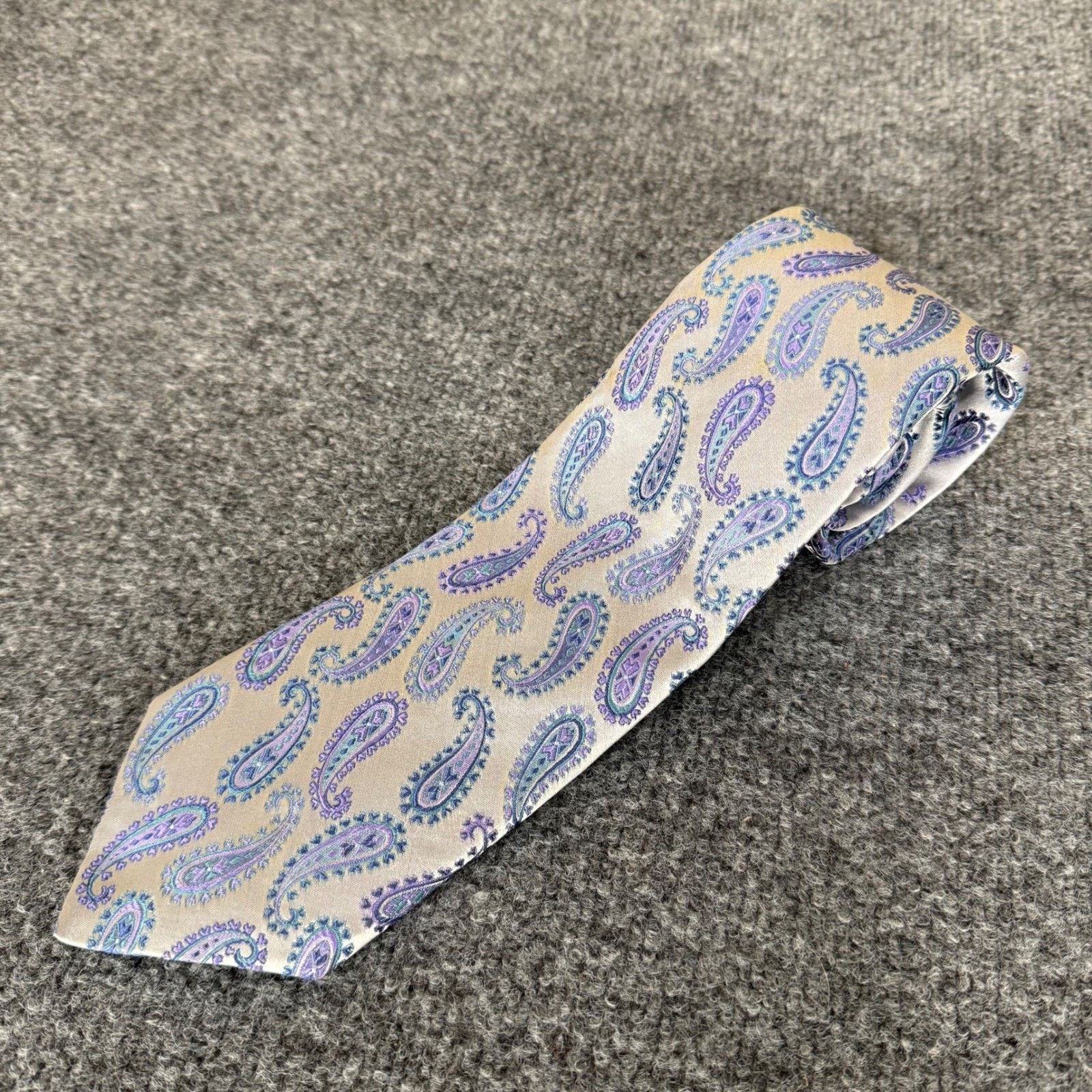 Other Chelsea Robert Talbott Mens Silk Paisley Tie Handsewn Size ONE SIZE - 1 Thumbnail