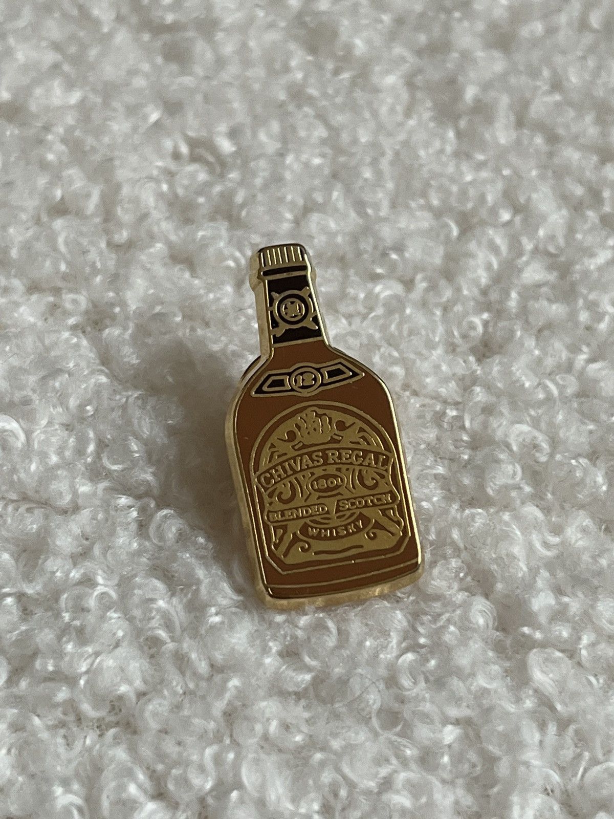 Vintage Chivas Regal vintage pin Size ONE SIZE - 1 Thumbnail