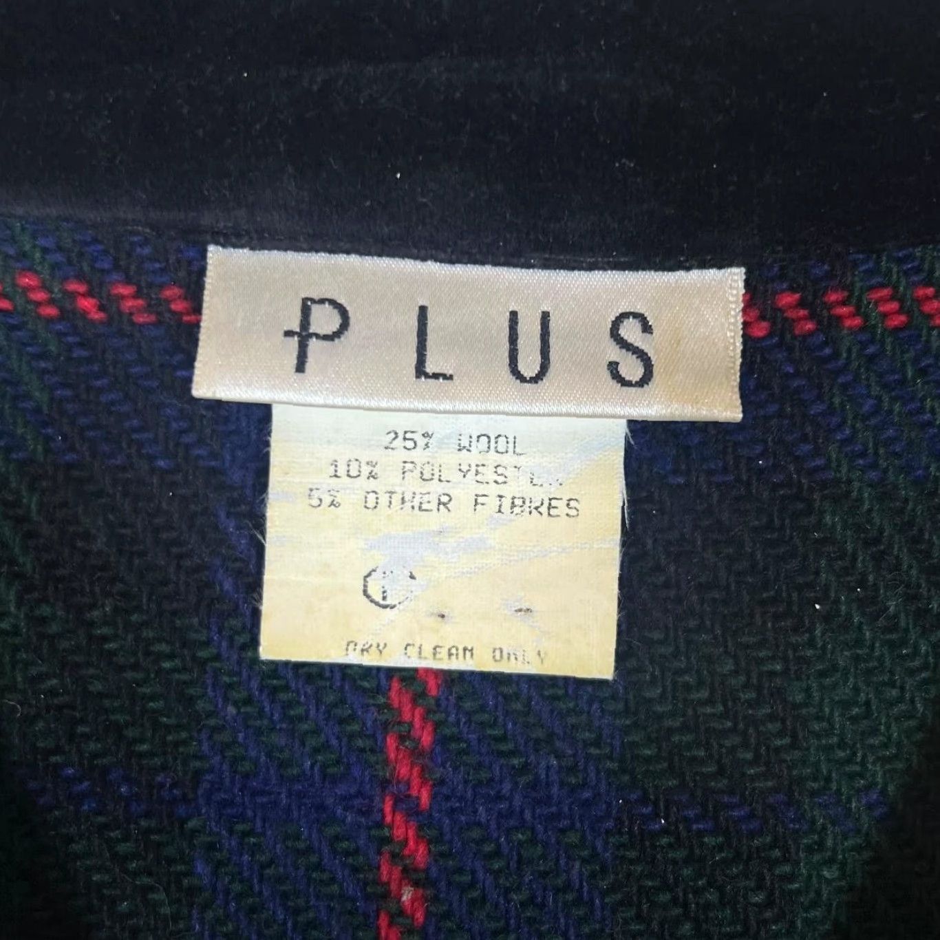 Vintage VINTAGE PLUS Tartan Check Acrylic Velour Collared Jacket Womens 12/14 Navy Check Wool-like Velour Buttoned Pocketed Coat Jacket Womens Size XL / US 12-14 / IT 48-50 - 5 Thumbnail