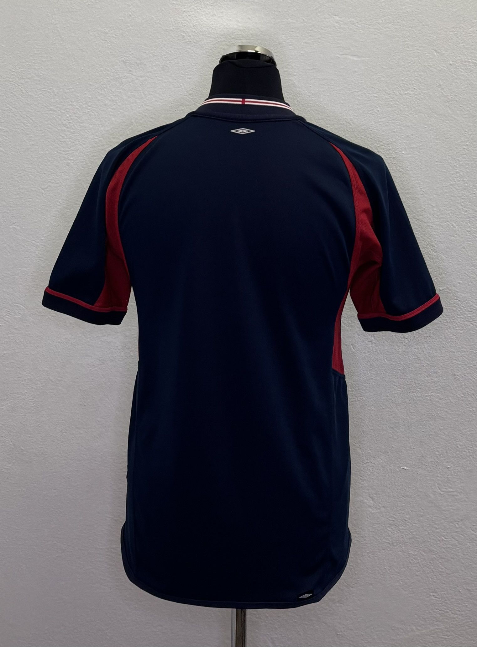 Umbro England 2002 Umbro Football Jersey Size S Size US S / EU 44-46 / 1 - 2 Thumbnail