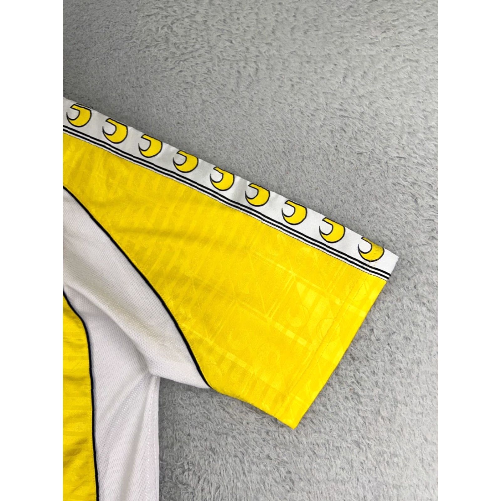 Vintage Uhlsport Jersey Mens Medium Yellow White Collar Soccer Futbol Polyester Shirt Mens M Yellow Logo Outdoor Football Soccer Size US M / EU 48-50 / 2 - 2 Thumbnail