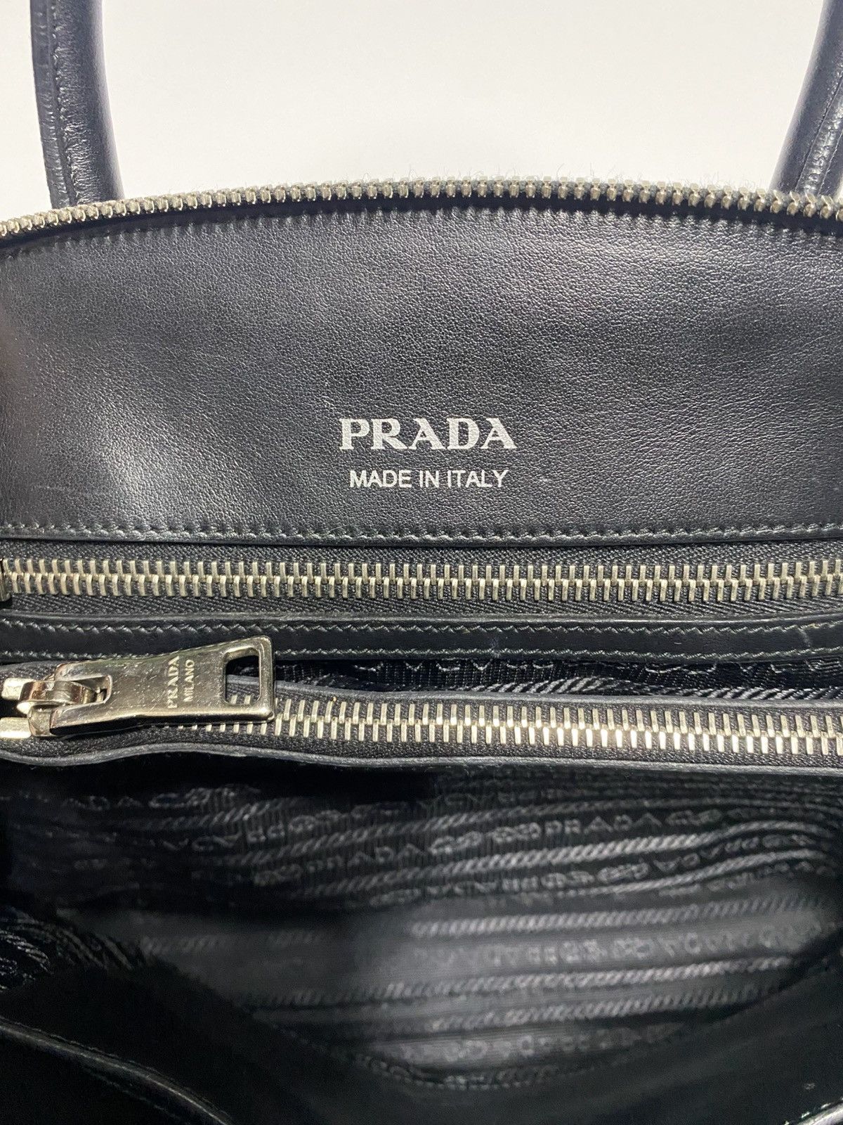 Prada ❌last drop deleted items❌Borsa a spalla in pelle nera Prada Size ONE SIZE - 6 Thumbnail