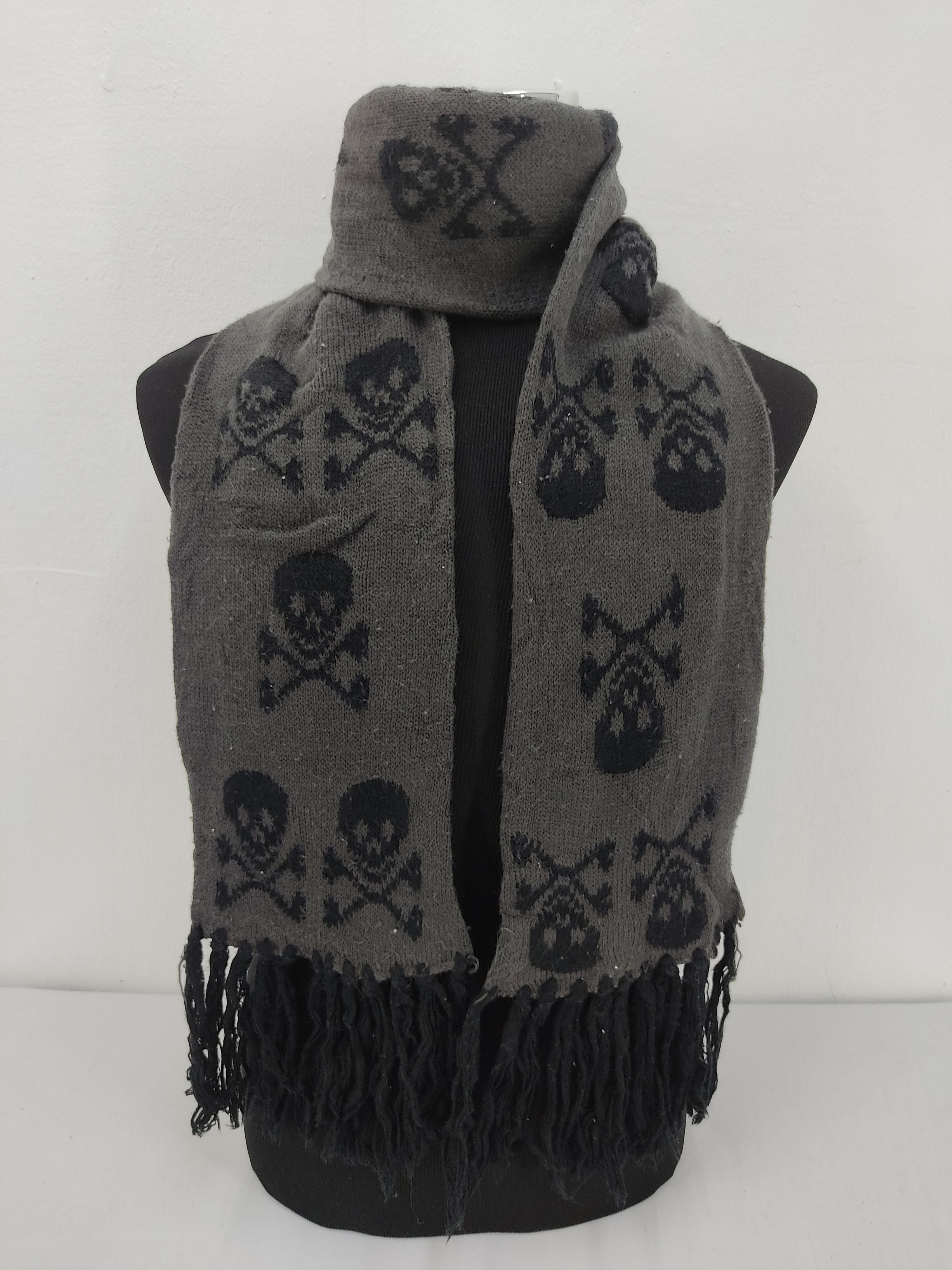 Japanese Brand Vintage Skull Scarf / Muffler / Neckwear Size ONE SIZE - 1 Thumbnail