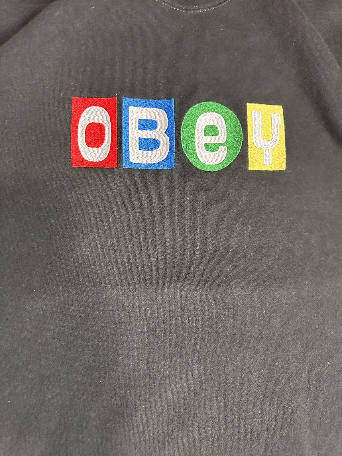 Obey OBEY Worldwide Embroidered Crewneck Sweatshirt XL, Black Size US XL / EU 56 / 4 - 2 Thumbnail