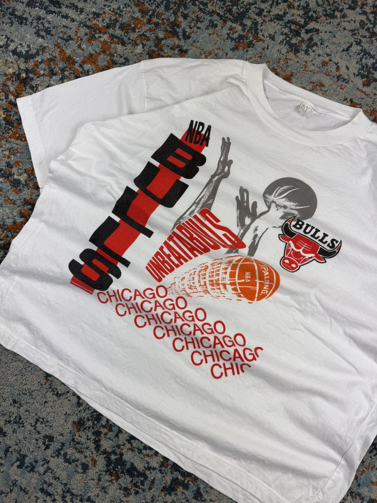 NBA × Vintage Vintage 90s NBA Chicago Bulls unbeatabulls graphic tee boxy Size US XL / EU 56 / 4 - 3 Thumbnail