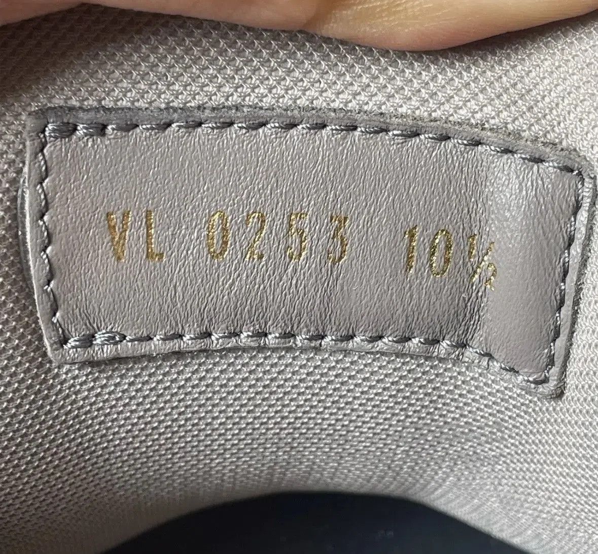 Louis Vuitton LV lowtop sneakers wxx. Size US 10.5 / EU 43-44 - 5 Thumbnail