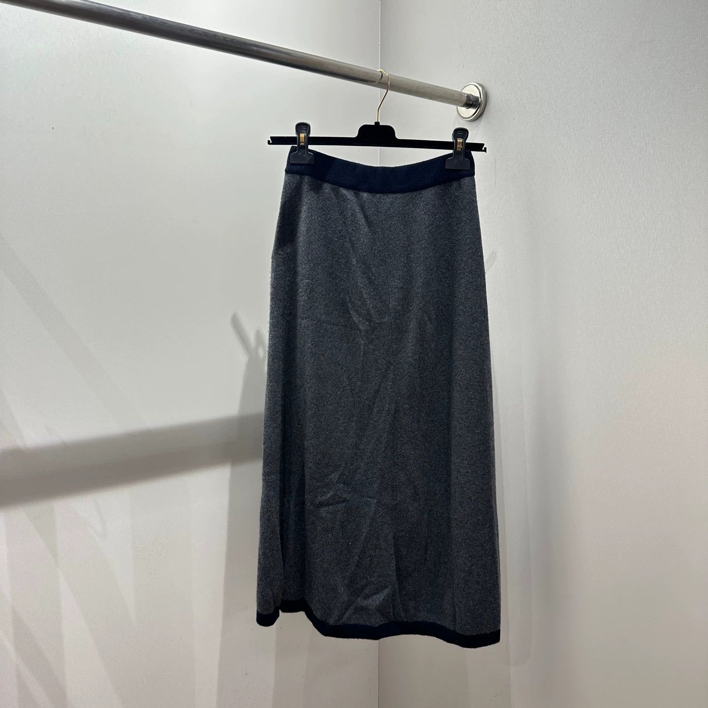 Chanel Chanel Cashmere Blue-Gray Double Pocket Dress 36 Size 26" / US 2 / IT 38 - 2 Thumbnail