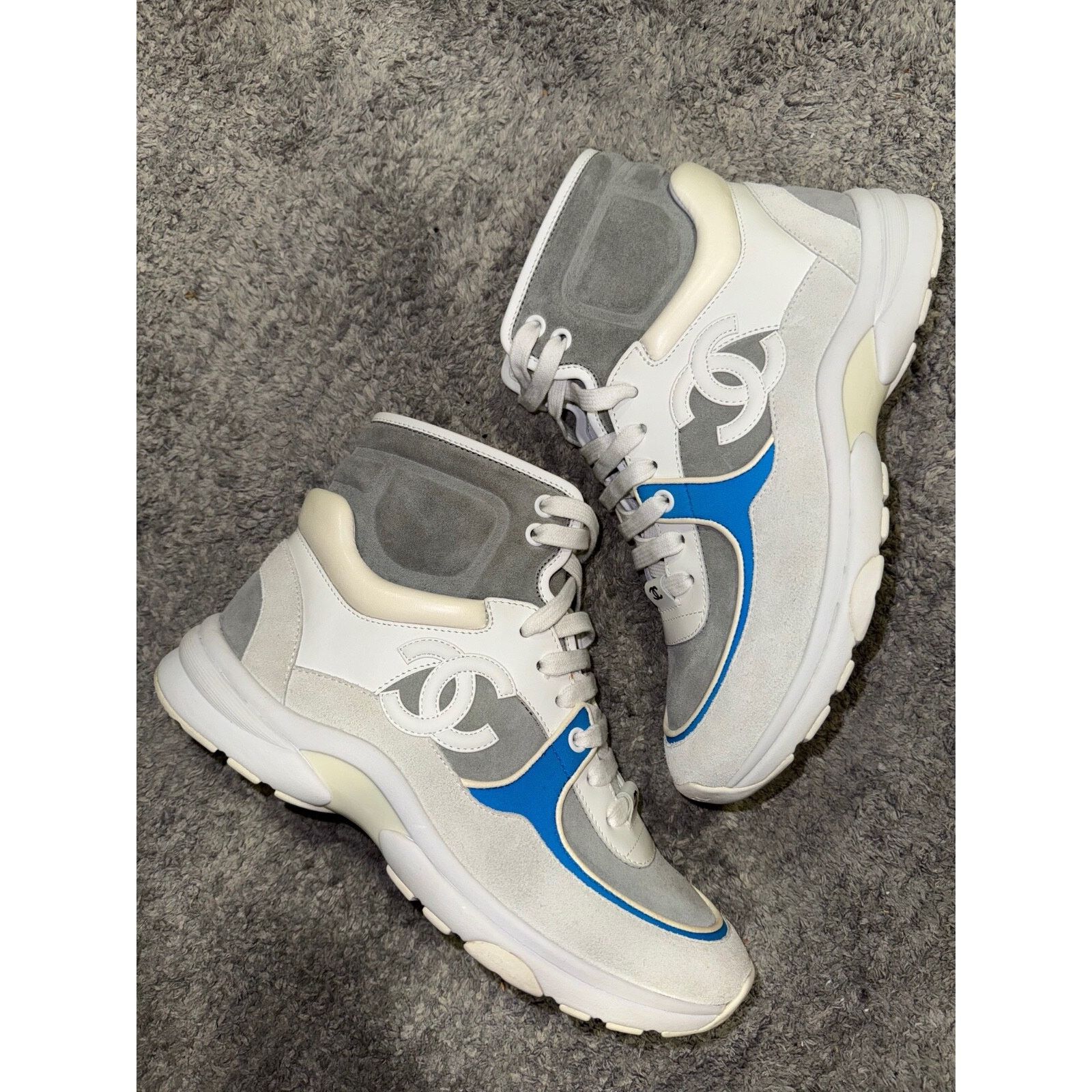 Chanel 18P CC Logo Lace Up Tie Flat Trainer High Top Sneaker 38 Size US 8 / IT 38 - 3 Thumbnail