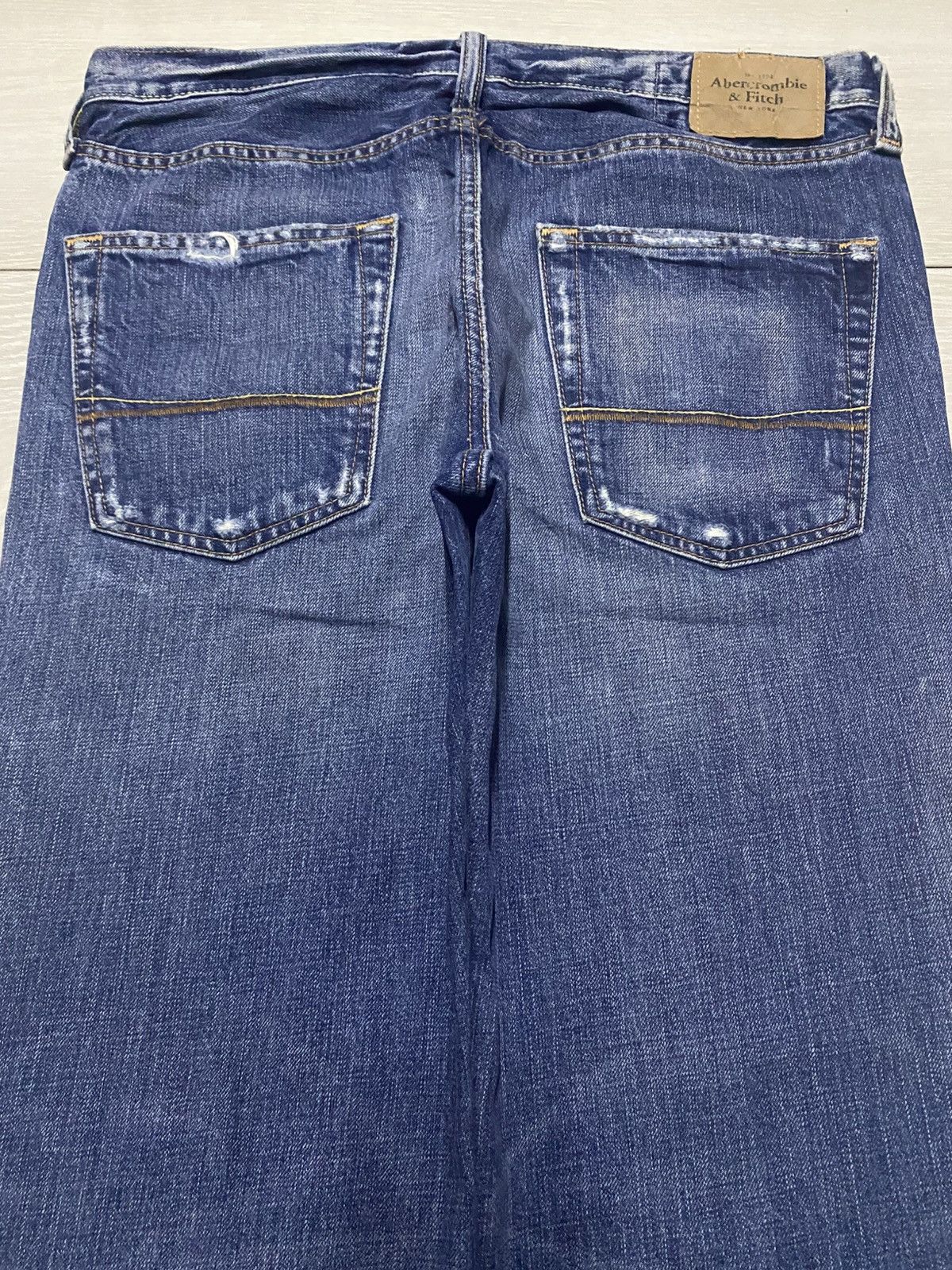 Neighborhood Ambercrombie & Fitch Faded Wash Distressed Baggy Jeans Size US 34 / EU 50 - 4 Thumbnail