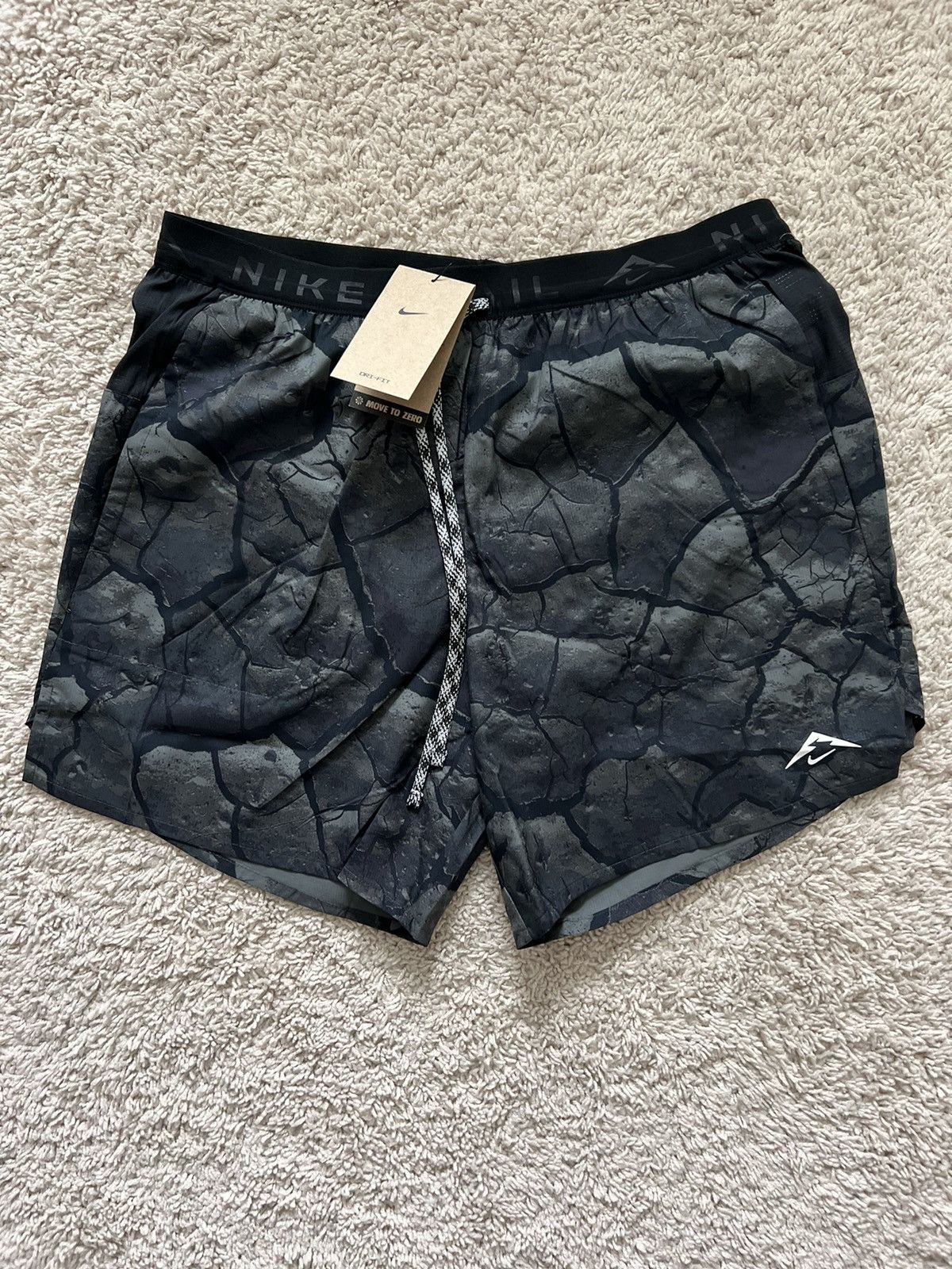 Nike Nike Trail Dri-FIT Stride 7" Brief-Lined Shorts Size US 32 / EU 48 - 8 Thumbnail