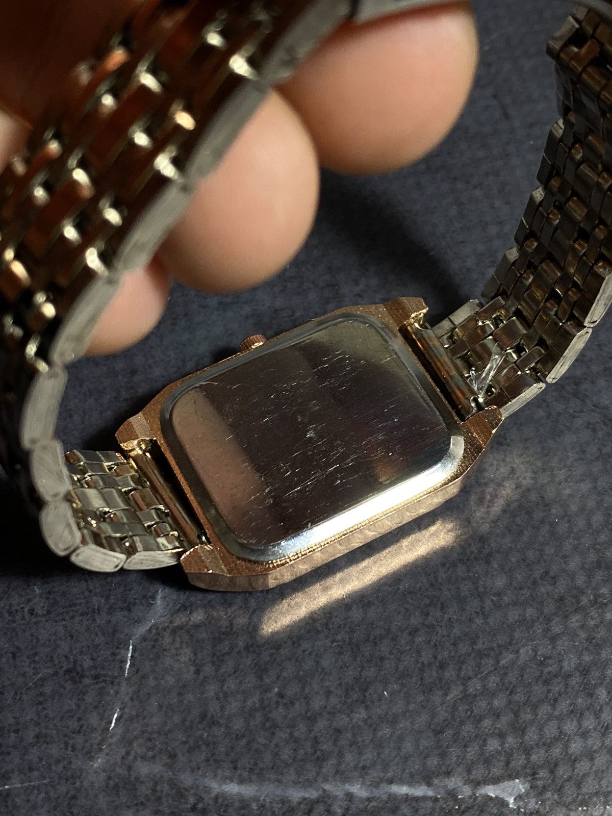 Japanese Brand Vintage LARSU Elegant Gold-Silver Watch - Japanese Brand Size ONE SIZE - 8 Thumbnail