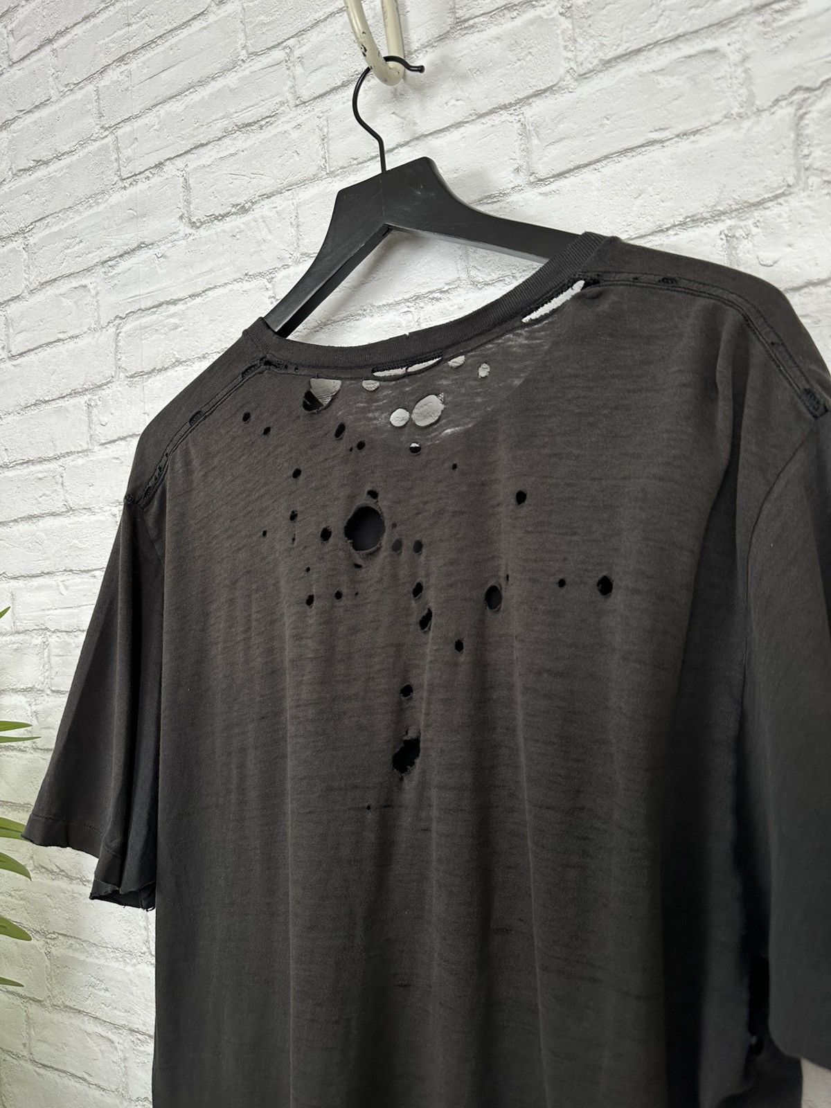 Vintage (XL) GRAIL THRASHED OUT Faded Black Vintage T Shirt Size US XL / EU 56 / 4 - 10 Thumbnail