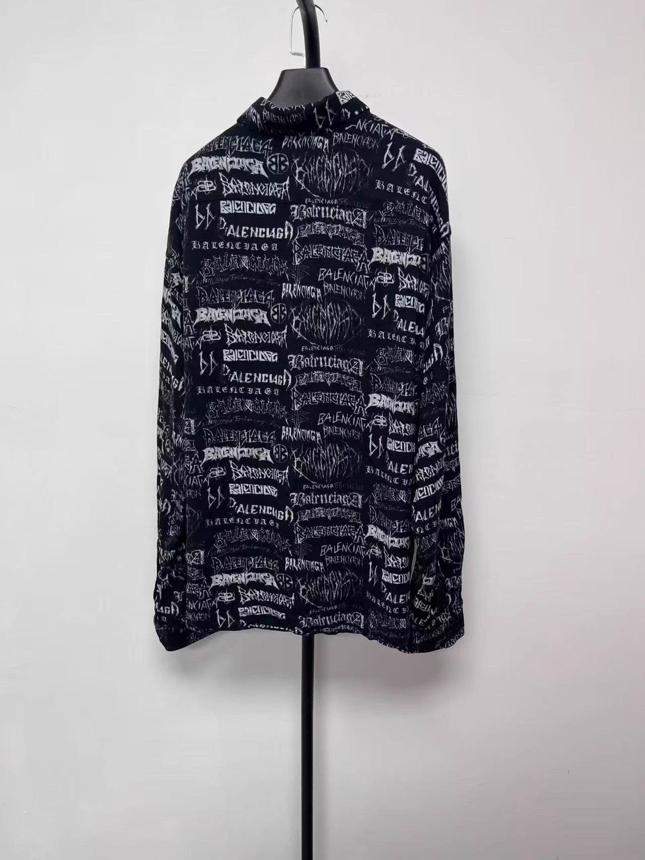 Balenciaga Balenciaga New Year Collection Logo Breasted Shirt Size US XXS / EU 40 - 2 Thumbnail
