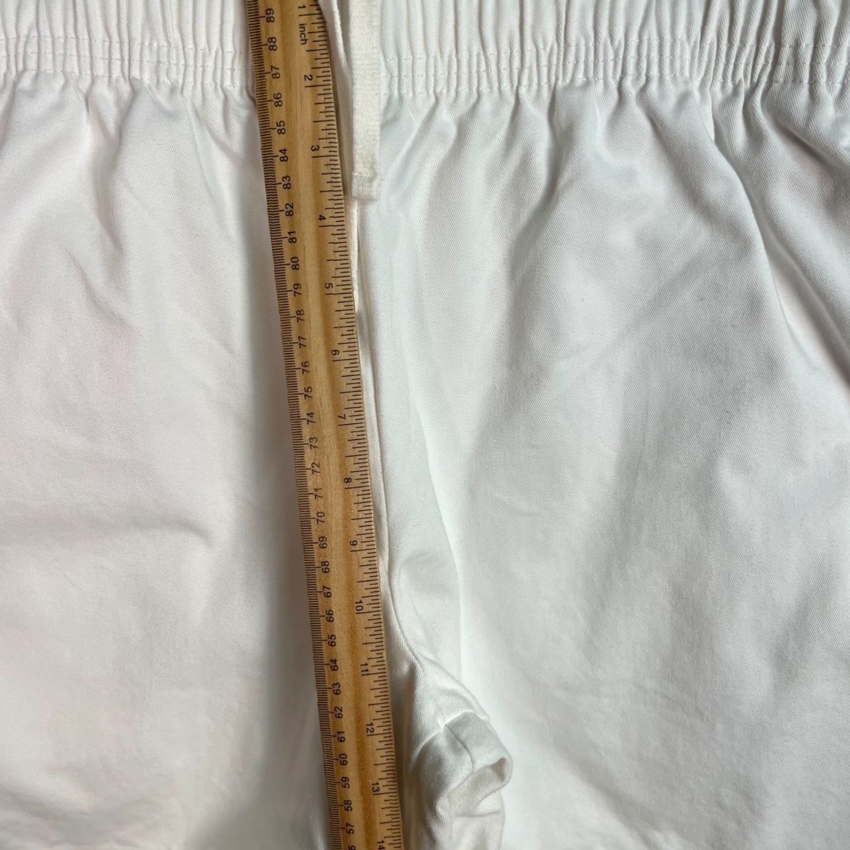 Uniqlo VINTAGE GU by Uniqlo Womens XL White Chino Shorts Elastic Waist Drawstring Front Flat 6.5 Inseam High Rise Cotton Polyester Womens Size 32" / US 10 / IT 46 - 6 Thumbnail