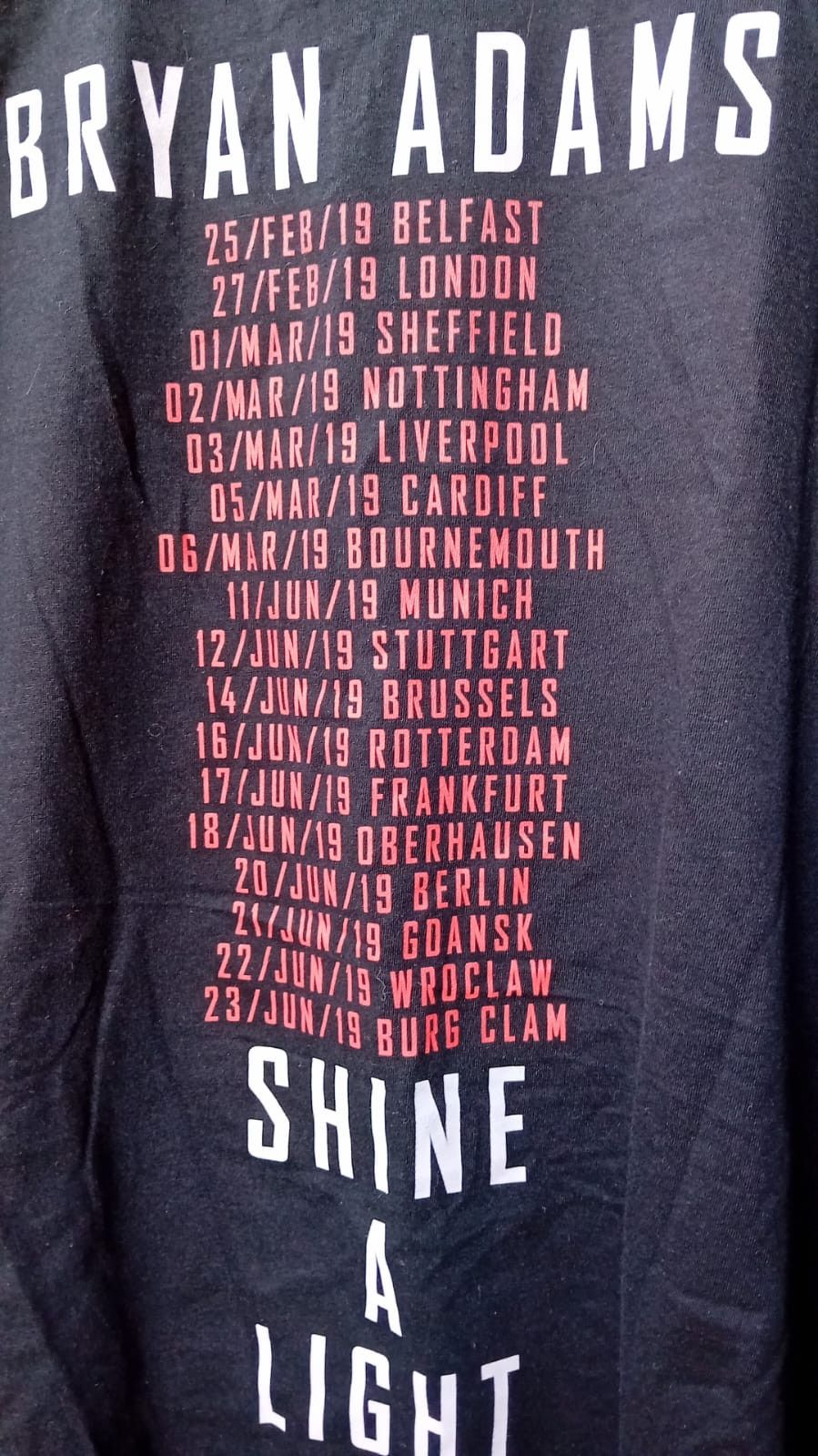 Gildan Bryan Adams Shine A Light 2019 tour t-shirt sz L Size US L / EU 52-54 / 3 - 6 Thumbnail