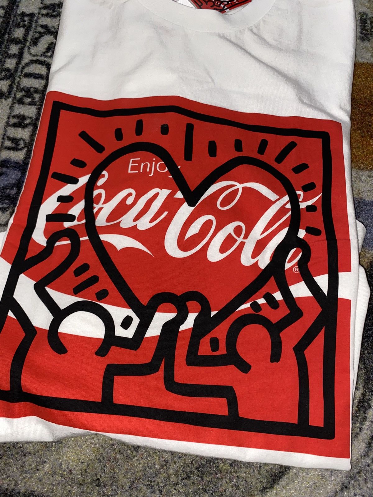 Coca Cola Uniqlo x Keith Haring x Coca Cola UT Graphic Tee Size US XL / EU 56 / 4 - 2 Thumbnail