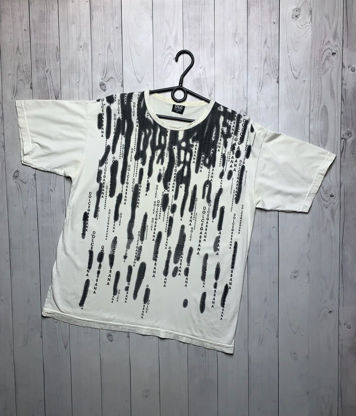 Vintage Vintage Dolce Gabbana tee logo rare size L Size US L / EU 52-54 / 3 - 1 Thumbnail