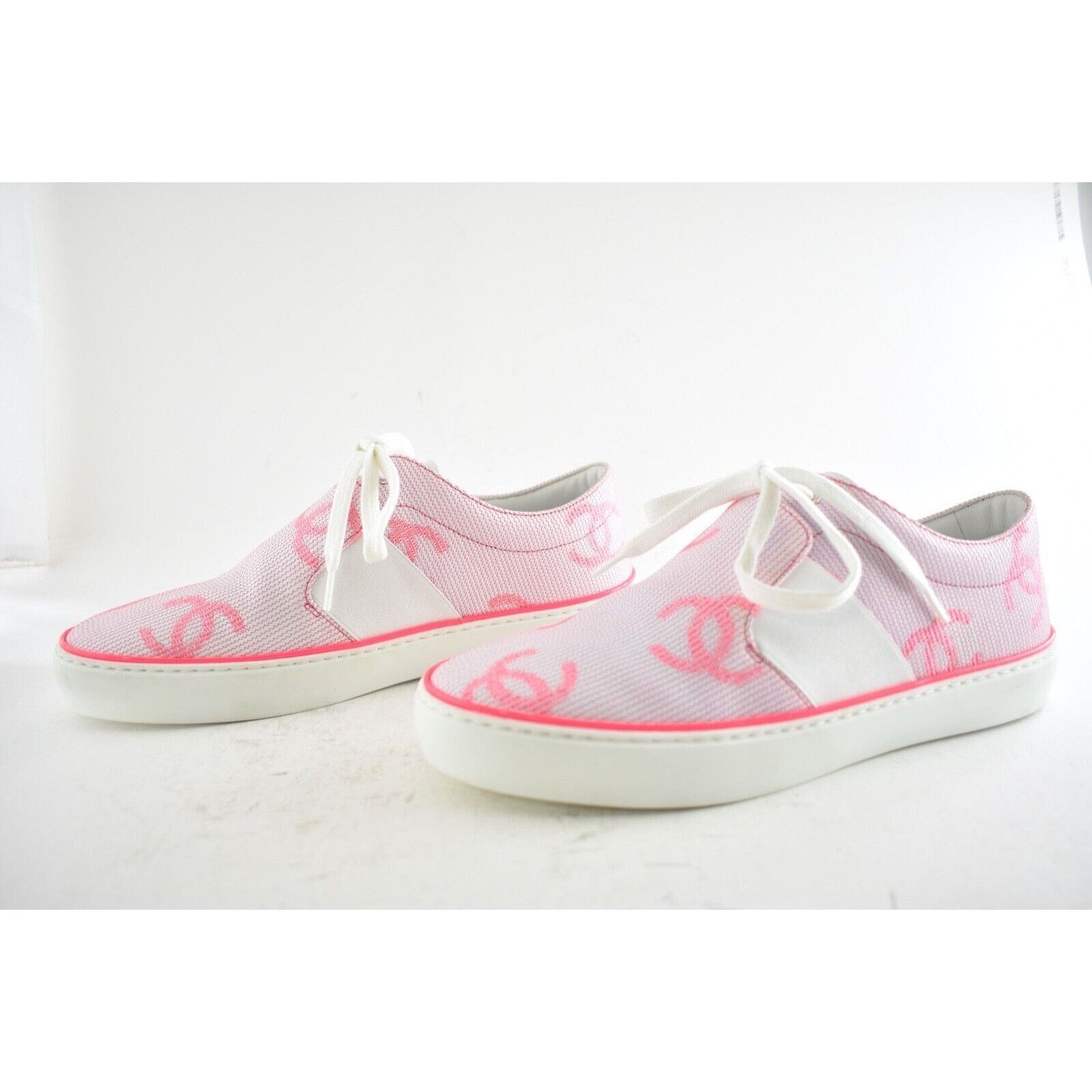 Chanel 18P CC Slip On Lace Up Flat Runner Trainer Sneaker 38.5 Size US 8.5 / IT 38.5 - 10 Thumbnail