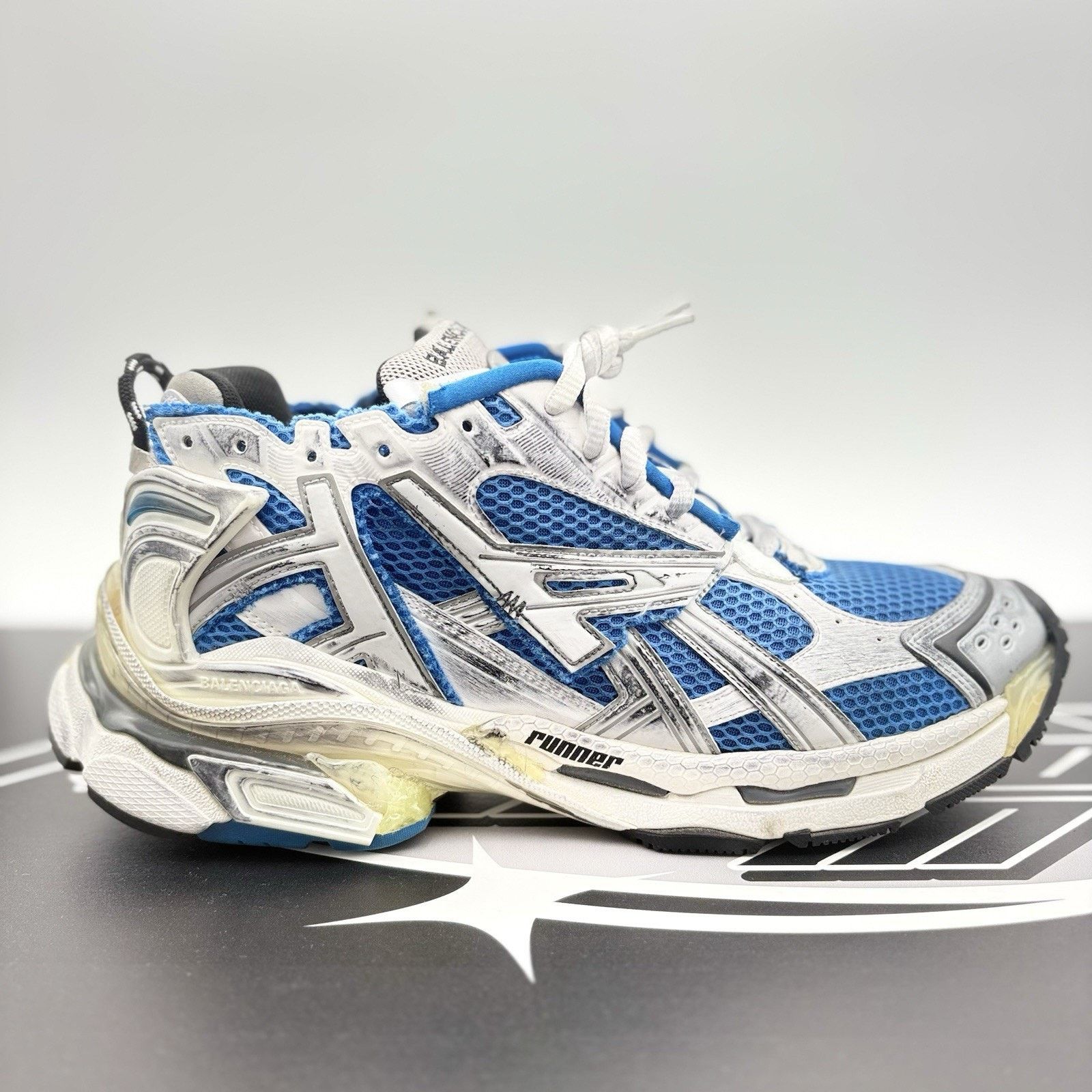 Balenciaga Balenciaga Runner ' White, Blue ' | ONLY WORN 3x Size US 10 / EU 43 - 2 Thumbnail