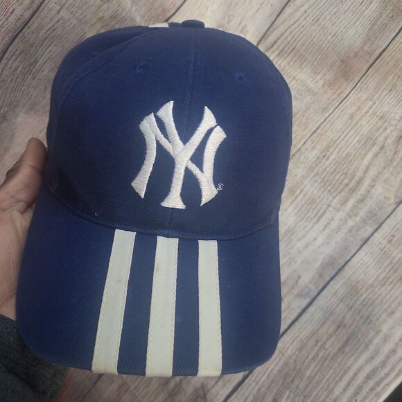 Adidas Vtg Adidas New York Yankees Baseball cap strapback Size ONE SIZE - 2 Thumbnail