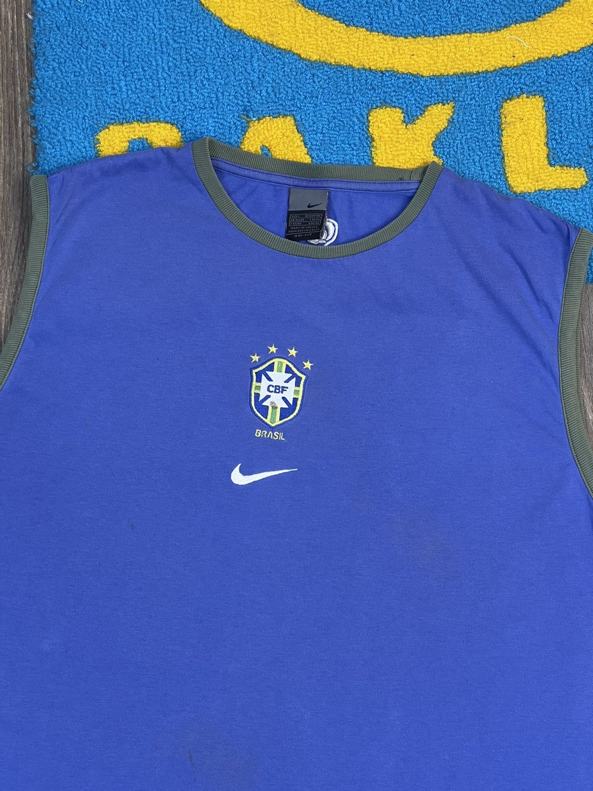 Nike Vintage 2004 Nike Brazil Center Logo blue sleeves jersey Size US L / EU 52-54 / 3 - 2 Thumbnail