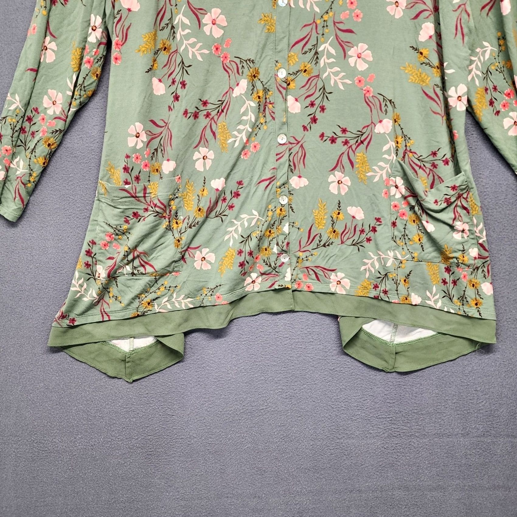 Logo 7 LOGO Lori Goldstein Top Womens 3X Green Floral Long Sleeve Button Up V Neck - Plus Size Womens Shirt Long Sleeve Floral V-Neck Button-Up 3X Green LOGO Size XXL / US 16-18 / IT 52-54 - 7 Thumbnail