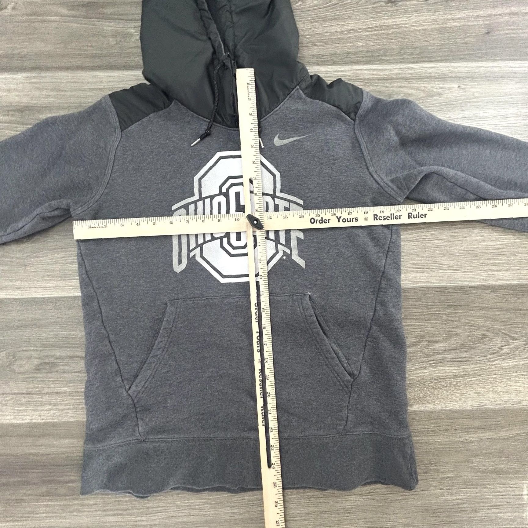 Nike VINTAGE Ohio State Nike Hoodie Mens M Gray Pullover Sweatshirt Football NCAA Size US M / EU 48-50 / 2 - 4 Thumbnail