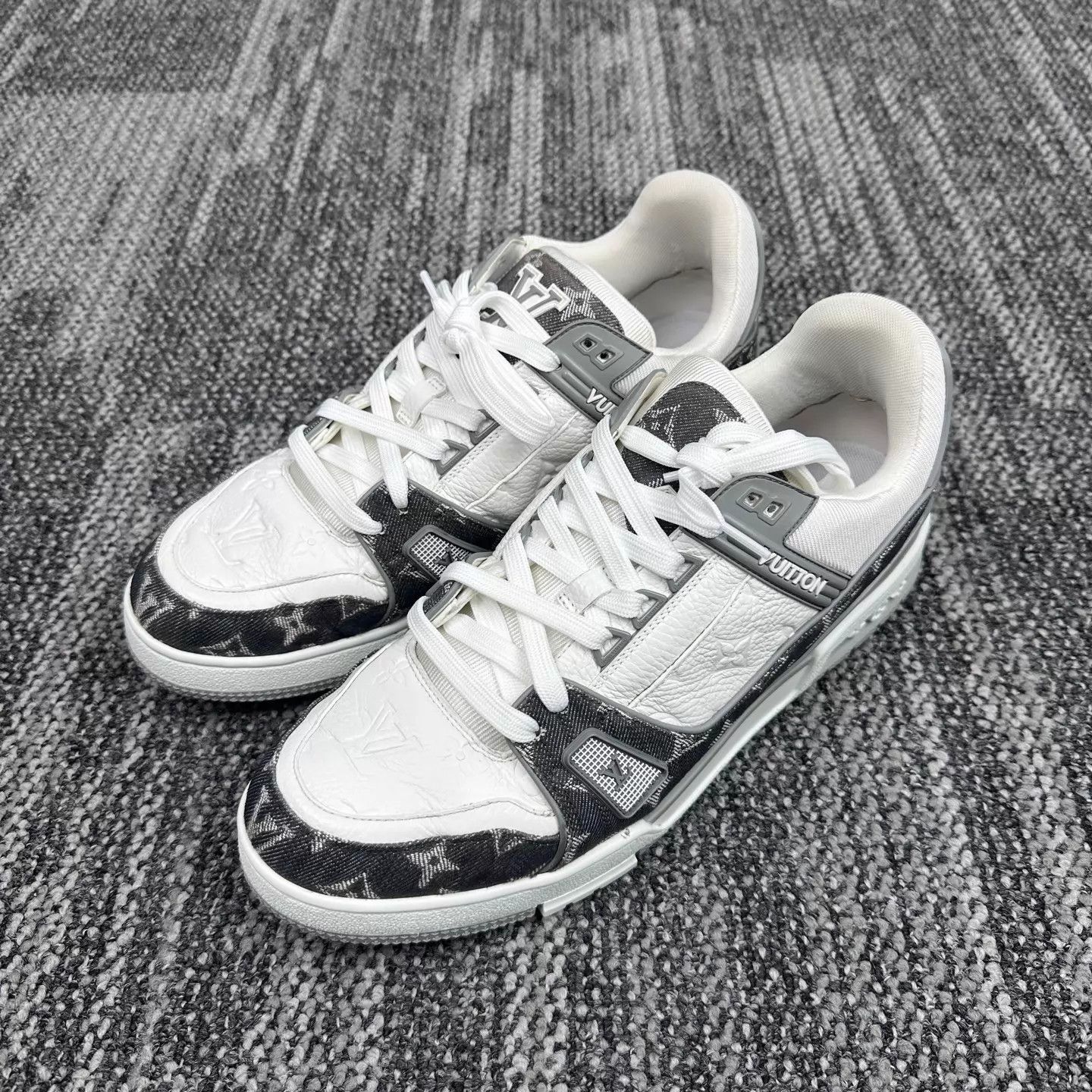 Louis Vuitton Louis Vuitton Monogram White Gray Denim Trainer 43.5 Like New Size US 10.5 / EU 43-44 - 1 Thumbnail