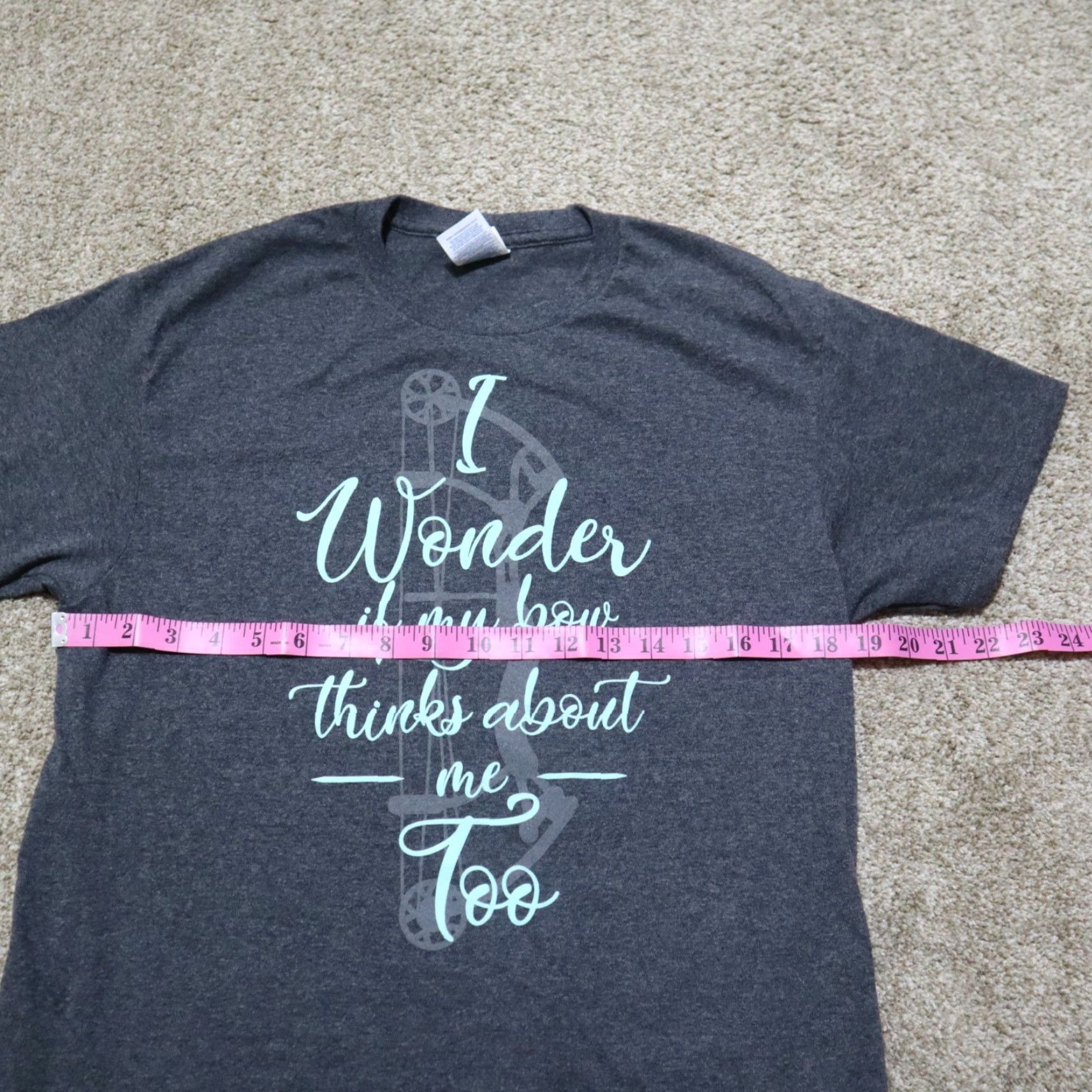 Delta I Wonder If my Bow Thinks about Me too Shirt Delta Men Medium Gray Hunter Shirt Bow Graphic Tee 90s? Size US M / EU 48-50 / 2 - 4 Thumbnail