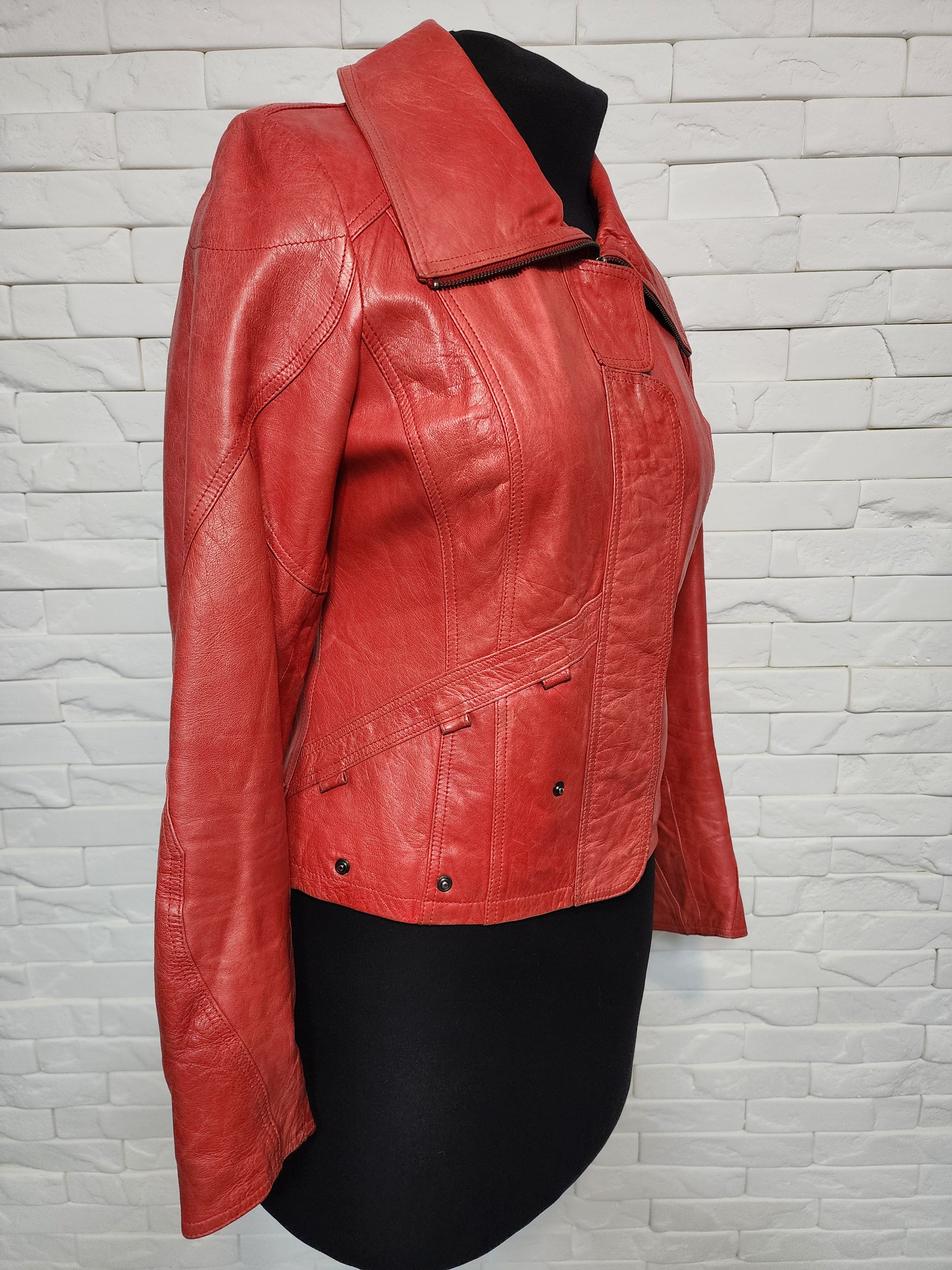 Designer Women's red leather jacket. Size M / US 6-8 / IT 42-44 - 3 Thumbnail