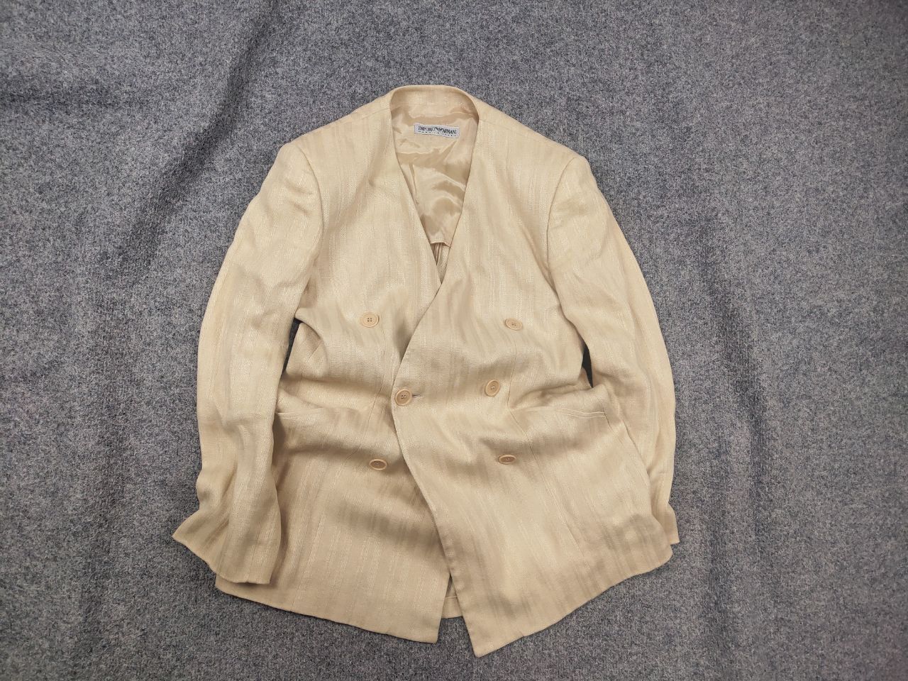 Emporio Armani Vintage Emporio Armani Linen Beige and V-neck Blazed Jacket Size M / US 6-8 / IT 42-44 - 2 Thumbnail