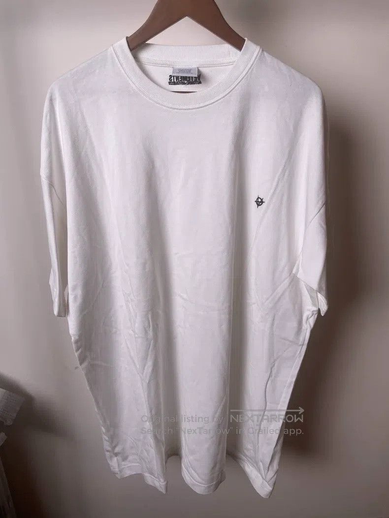 Vetements Vetements Branded Anti-War V Embroidered T-Shirt XS Size Size US XS / EU 42 / 0 - 1 Thumbnail