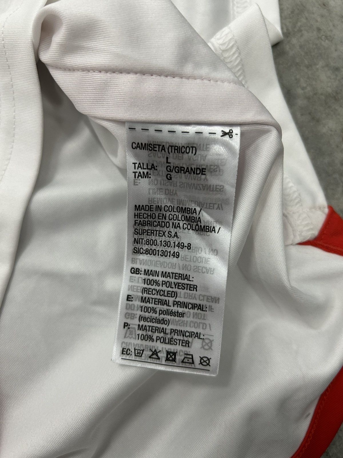 Adidas Adidas Peru national football team home jersey SIGNED Size US L / EU 52-54 / 3 - 3 Thumbnail