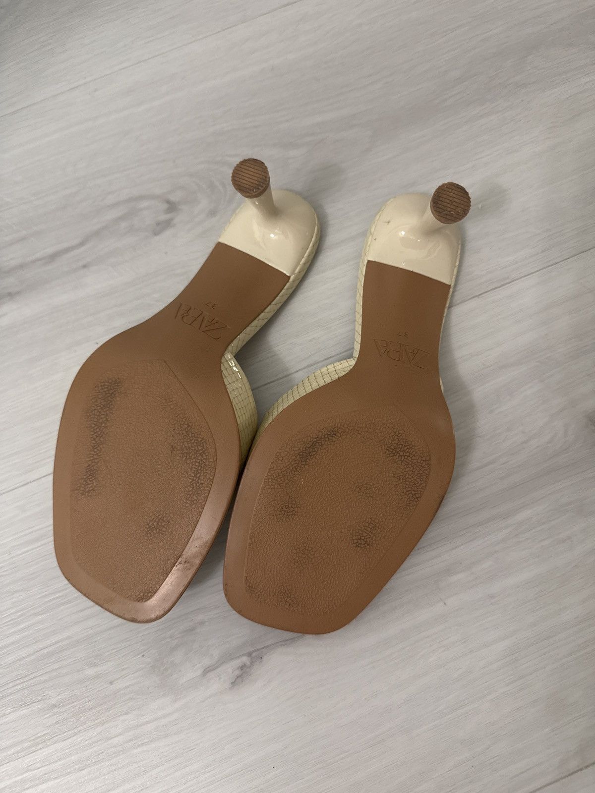 Zara Zara Women's Cream Snake Skin Sandals Size 37 Size US 6.5 / IT 36.5 - 6 Thumbnail