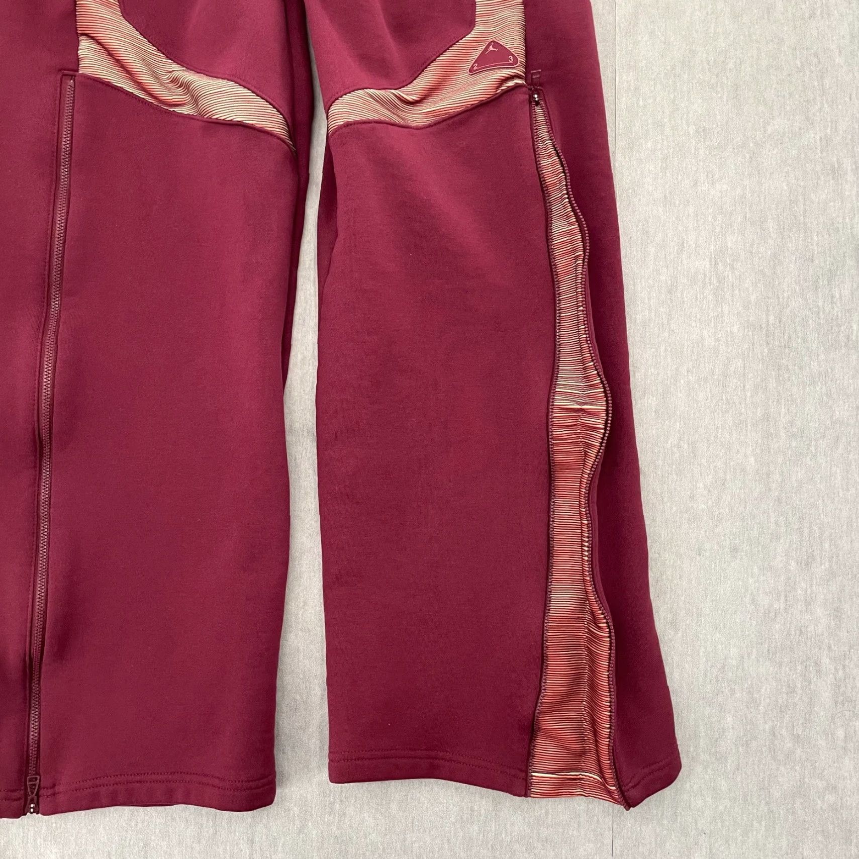 Nike VINTAGE Nike Air Jordan Pants Women’s Small Red Engineered Fleece Sweatpants S Wide-Leg Jumpman Athletic Pants Womens Small Red Size 28" / US 6 / IT 42 - 4 Thumbnail
