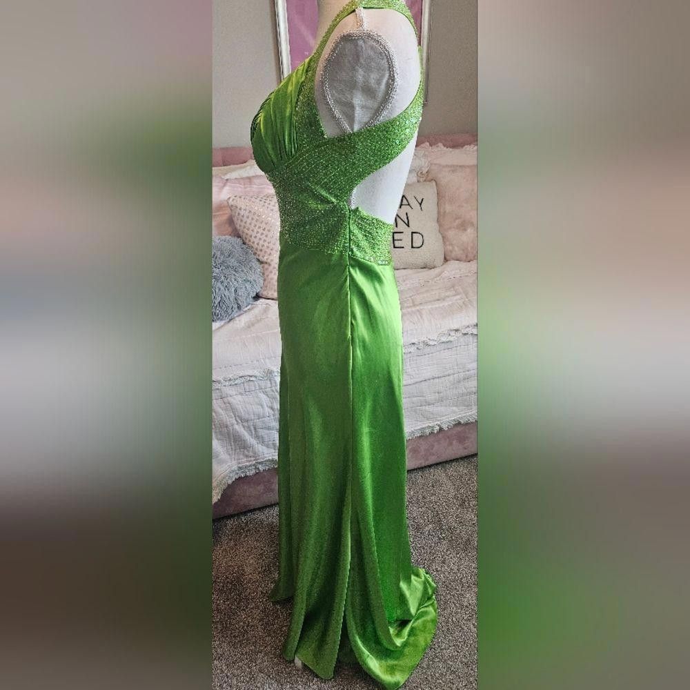 Designer Stunning Green Elegant Evening Gown for Special Occasions Size M / US 6-8 / IT 42-44 - 4 Thumbnail