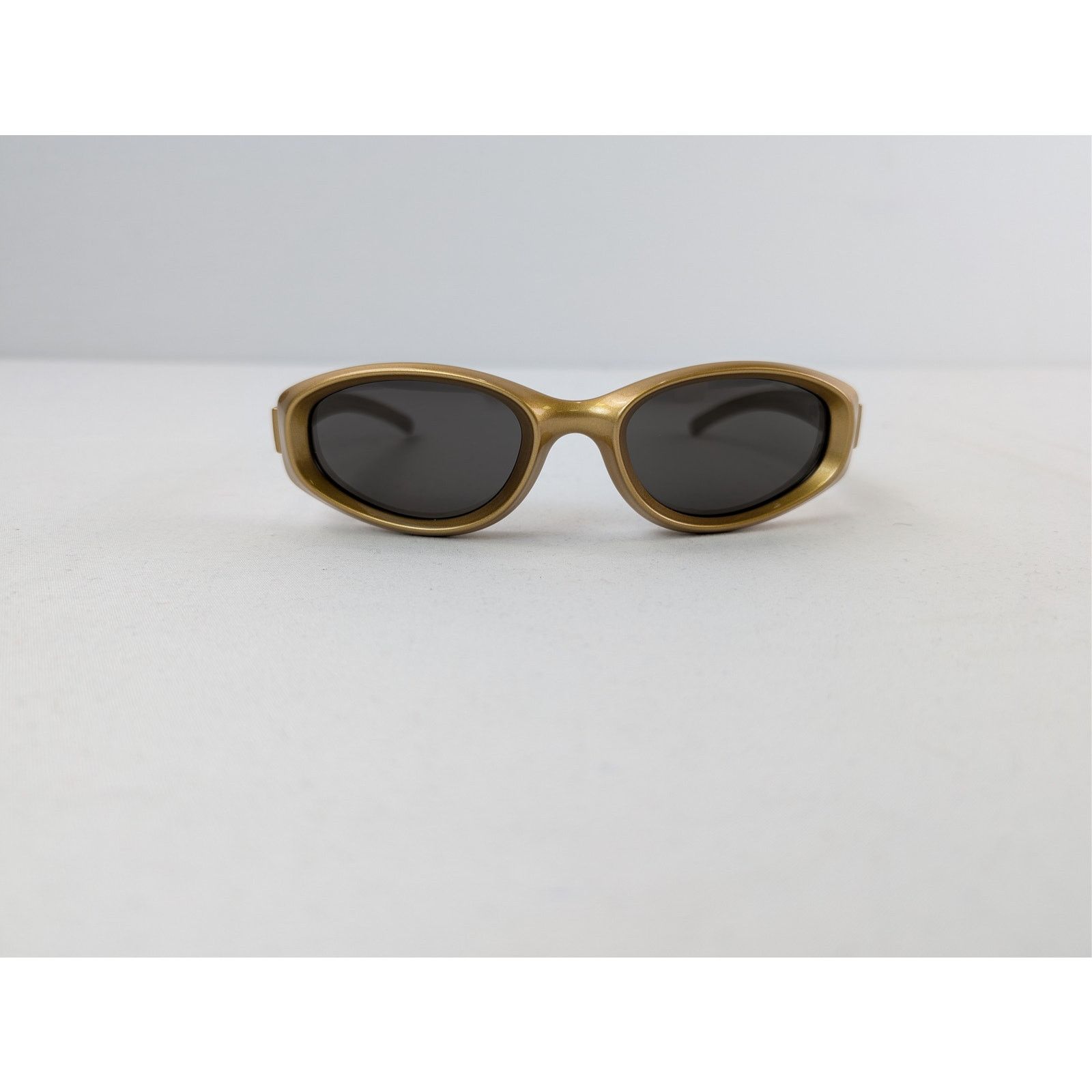 Bottega Veneta o1rshd1 Size: 0S / Oval Frame Sunglasses in Gold / Grey Size ONE SIZE - 1 Thumbnail