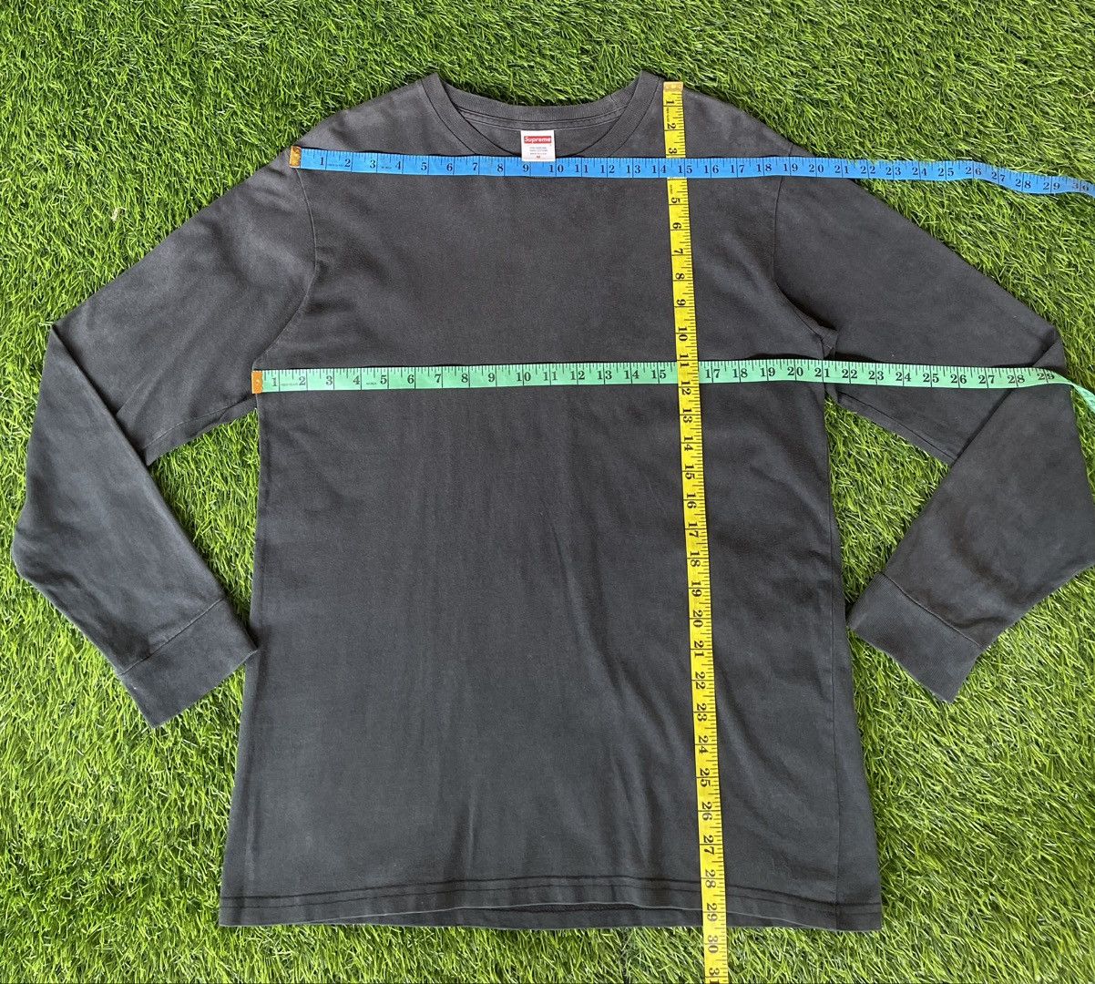 Supreme Thrashed🔥Supreme🔥Sun Faded Black Long Sleeve Plain Tshirt Size US M / EU 48-50 / 2 - 9 Thumbnail