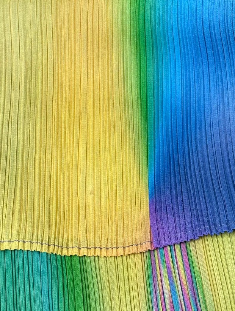 Issey Miyake Issey Miyake size:4 Neon Aurora pleated top and vest Size S / US 4 / IT 40 - 3 Thumbnail
