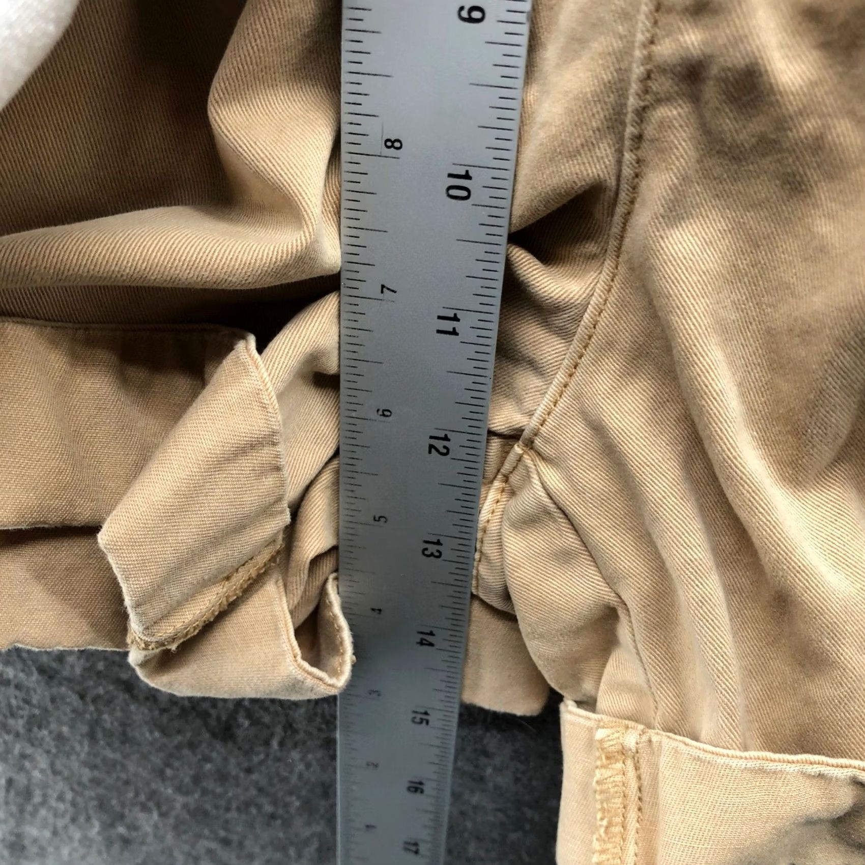 Urban Outfitters VINTAGE BDG Urban Outfitters Pleated Chino Shorts Womens M Tan Relaxed High Rise Size 32" / US 10 / IT 46 - 4 Thumbnail