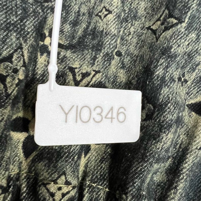 Louis Vuitton Louis Vuitton Tie-dyed with full print jacket 2502-Nextarro Size US M / EU 48-50 / 2 - 5 Thumbnail
