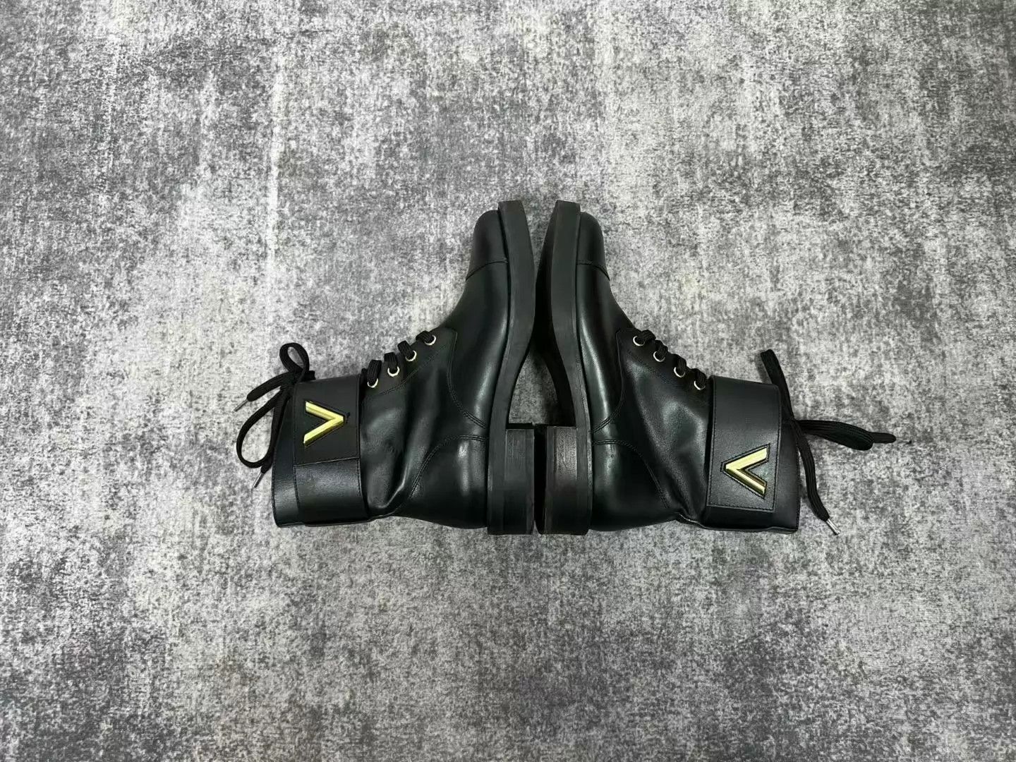 Louis Vuitton LV Black Metal Logo Martin Boots Women's 36 Size US 5.5 / IT 35.5 - 5 Thumbnail