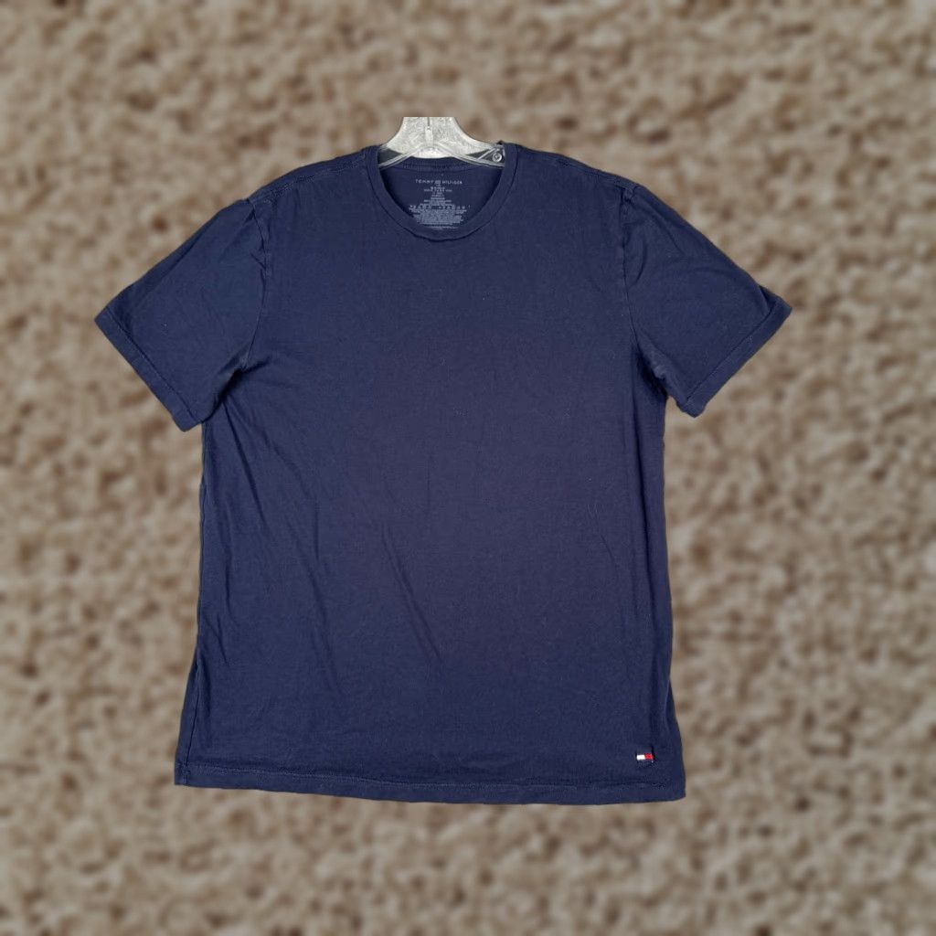 Tommy Hilfiger VINTAGE Tommy Hilfiger Shirt Adult Large Blue Crew Neck Short Sleeve 100% Cotton READ Size US L / EU 52-54 / 3 - 1 Thumbnail