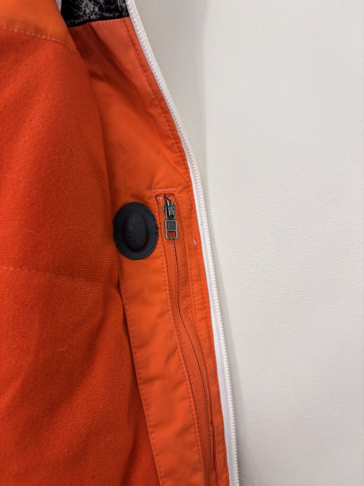 Nike ACG Nike ACG Vintage Women’s Outdoor Jacket Hooded Insulated Size S / US 4 / IT 40 - 21 Thumbnail