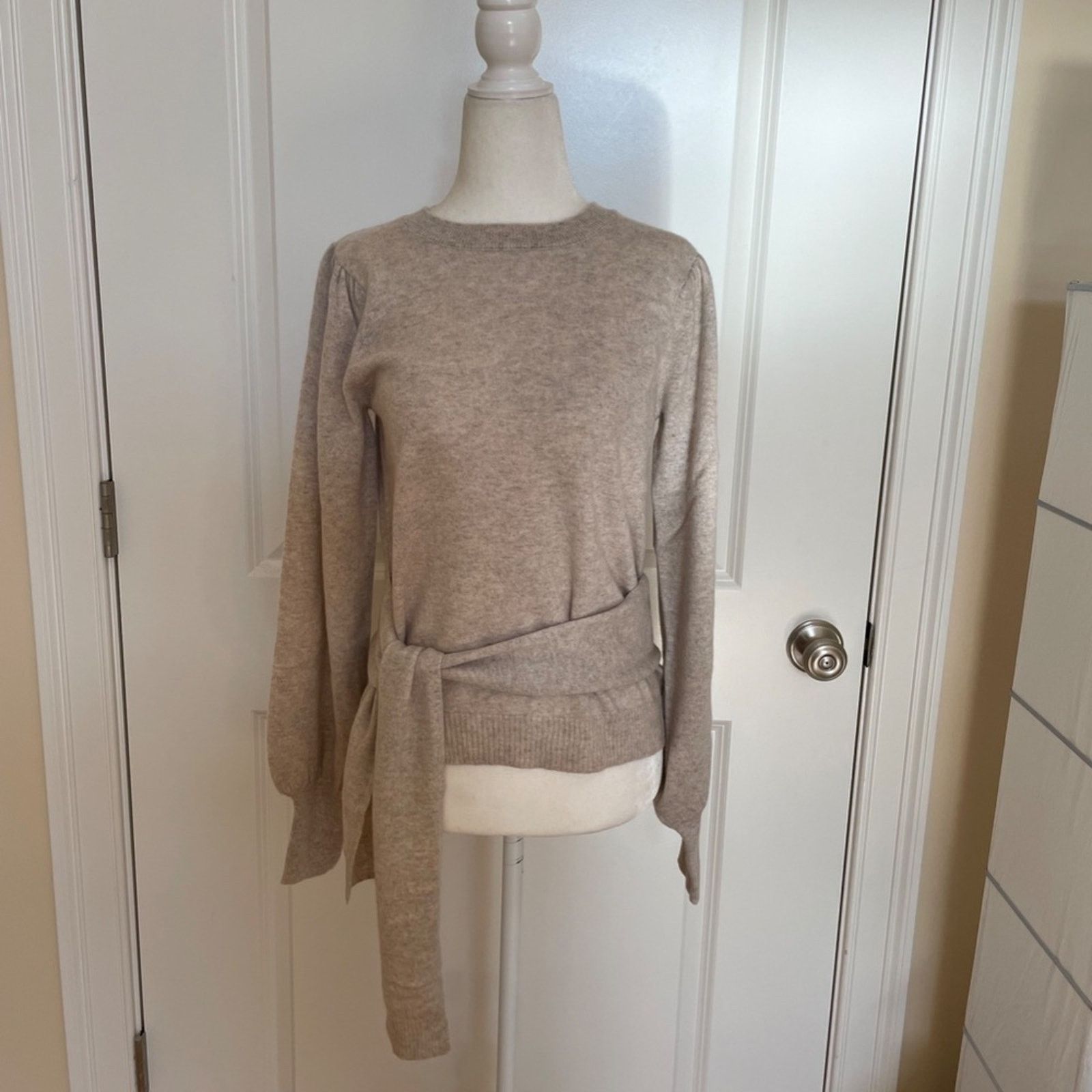 Elie Tahari Cashmere Tie Waist Sweater from Elie Tahari Size S / US 4 / IT 40 - 1 Thumbnail