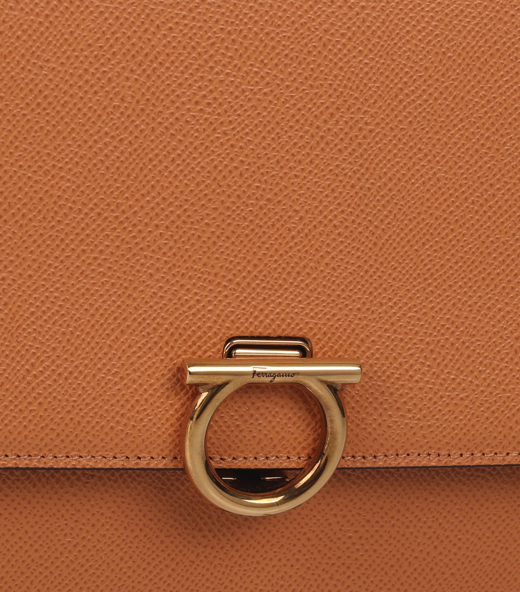 Salvatore Ferragamo o1s1rm0924 Size: OS / Rounded Flap Shoulder Bag in Brown Size ONE SIZE - 3 Thumbnail