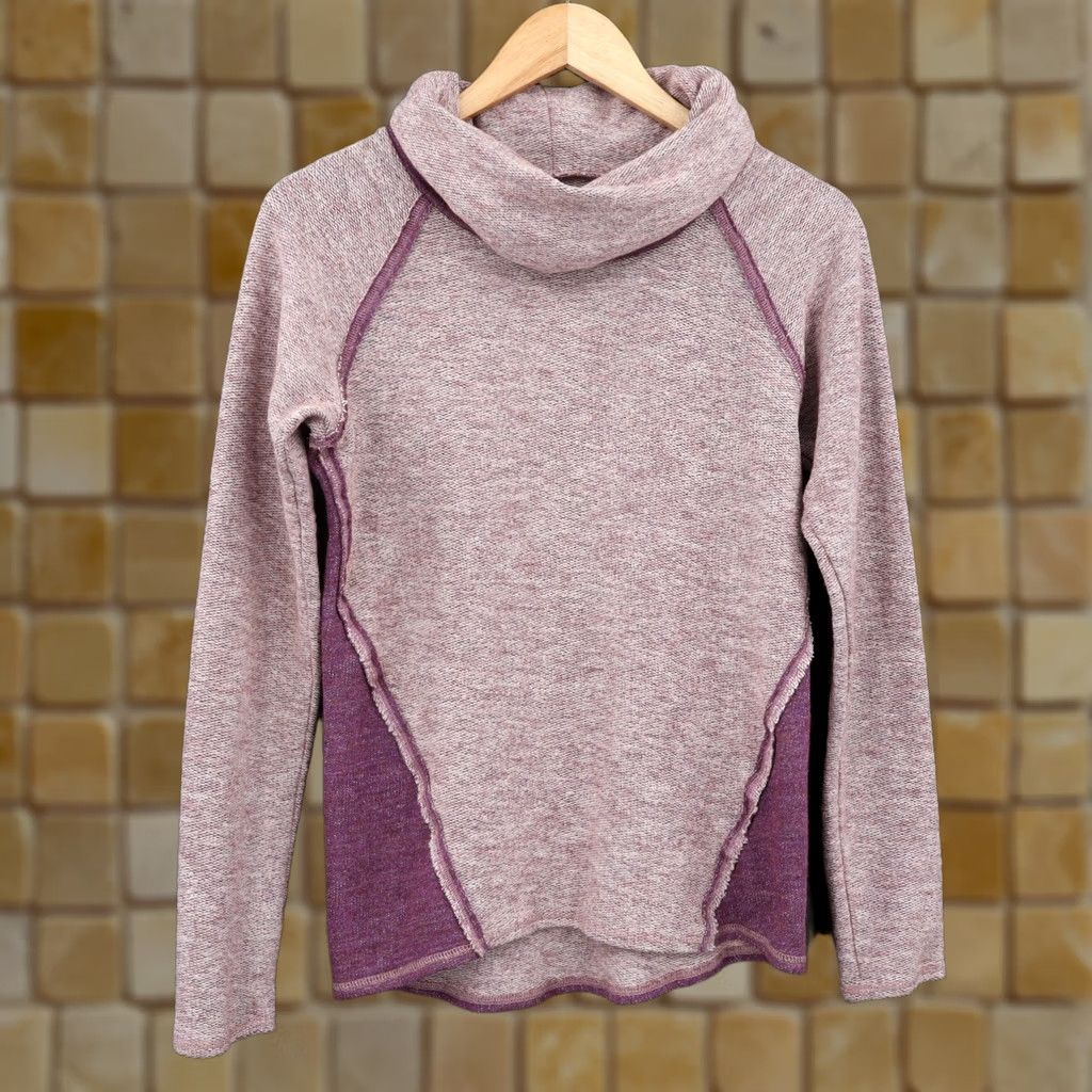 Vintage Kuhl Women's Nova Pullover Shirt? (Note: Unable to provide a refined title under constraints.) Size M / US 6-8 / IT 42-44 - 1 Thumbnail