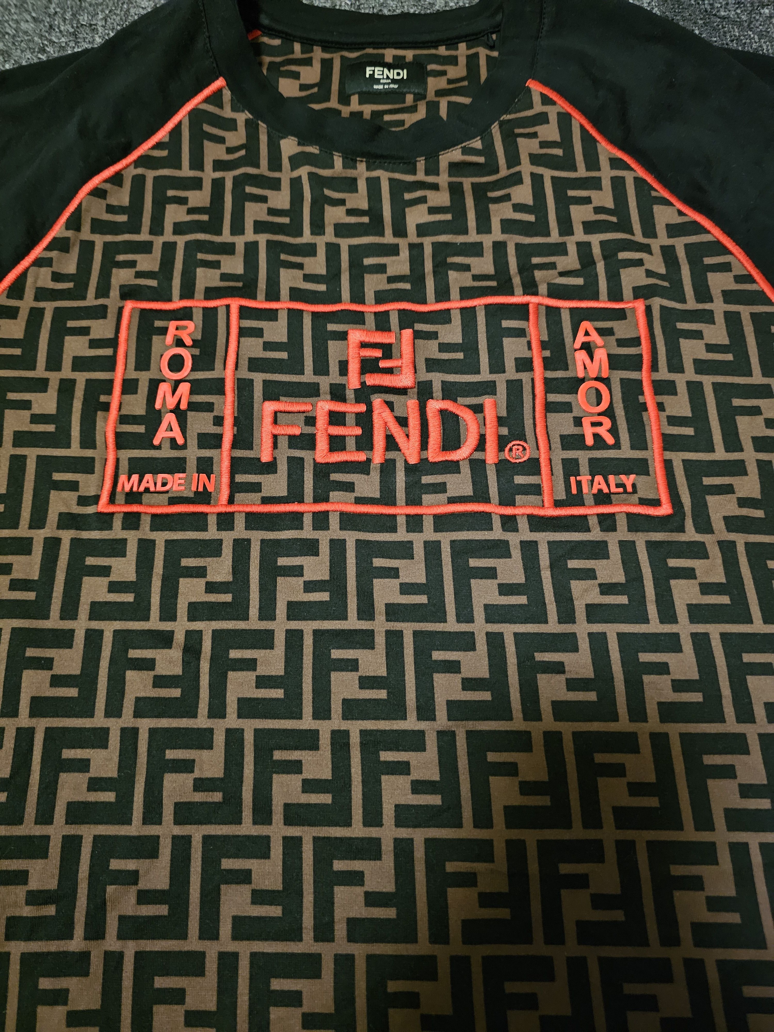 Fendi FENDI Men's Full Logo Print Oversize T-Shirt Size XS Like M Size US XS / EU 42 / 0 - 2 Thumbnail